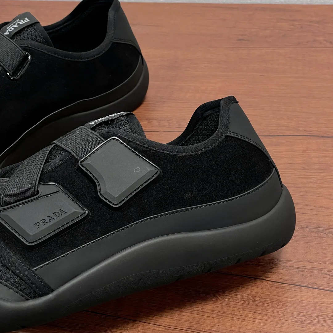 Men's Sneakers PRADA 17298421
