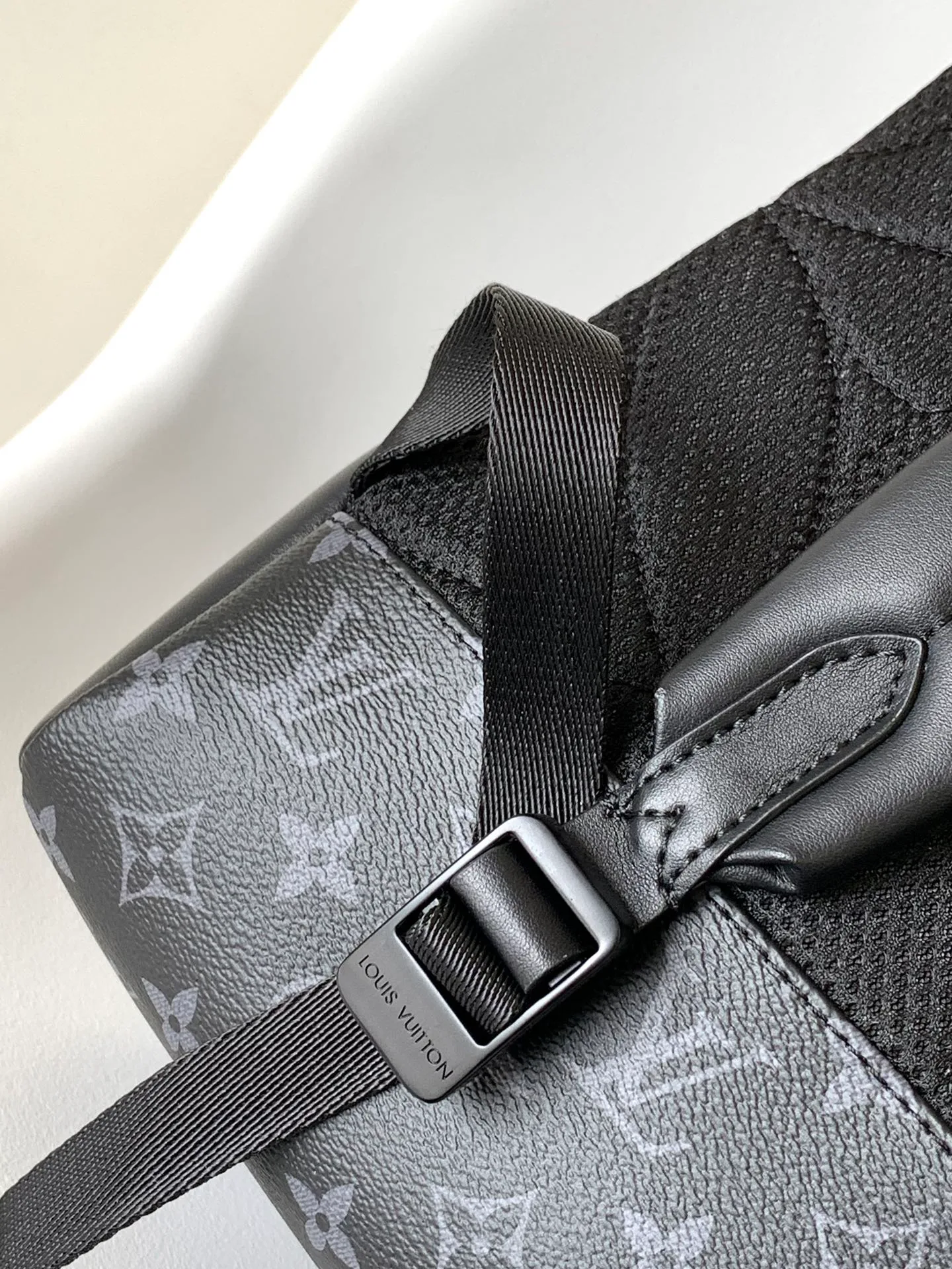Men's Backpacks LOUIS VUITTON 18412638