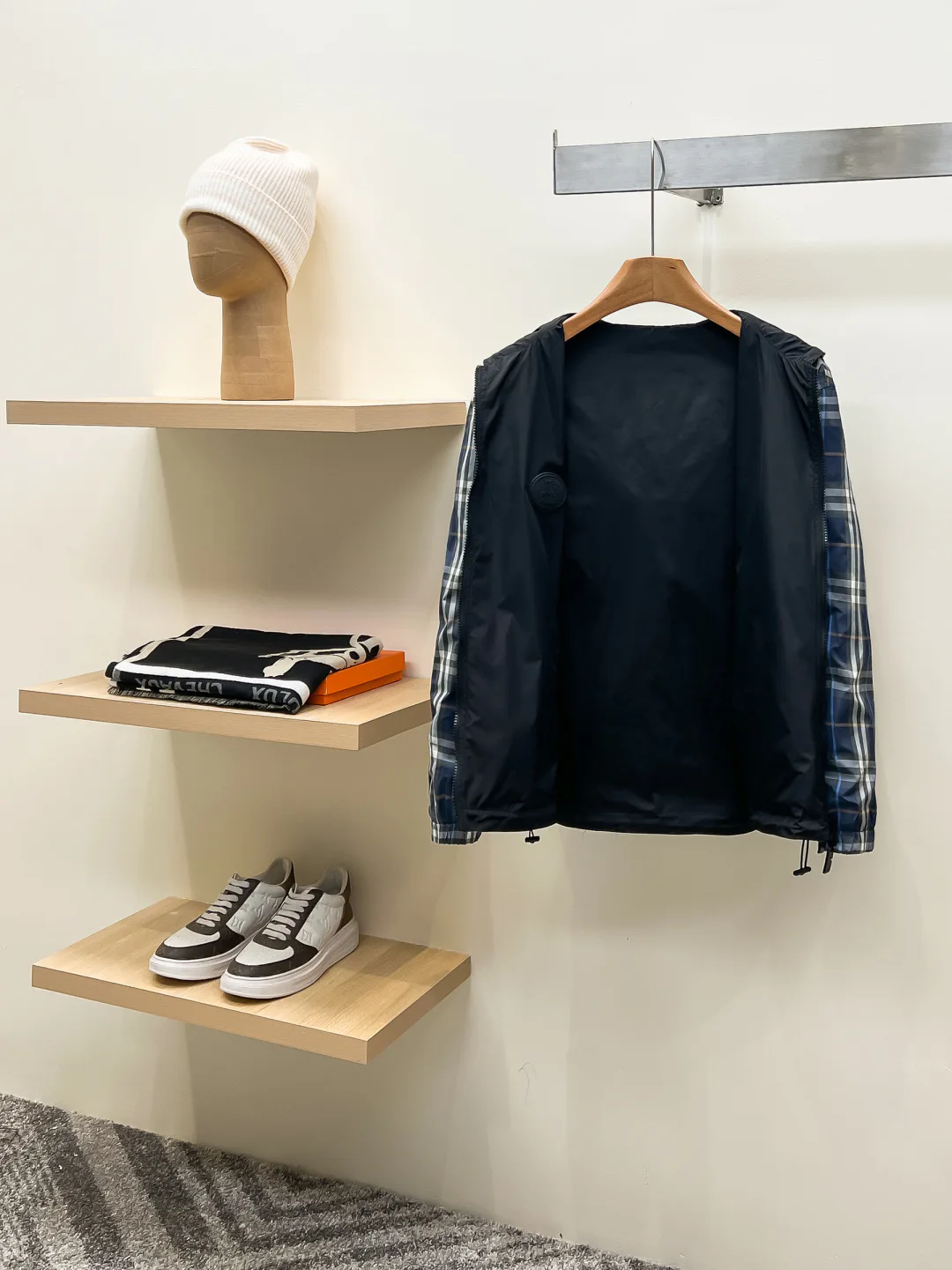 Men's Jackets And Down Jackets BURBERRY 18499067