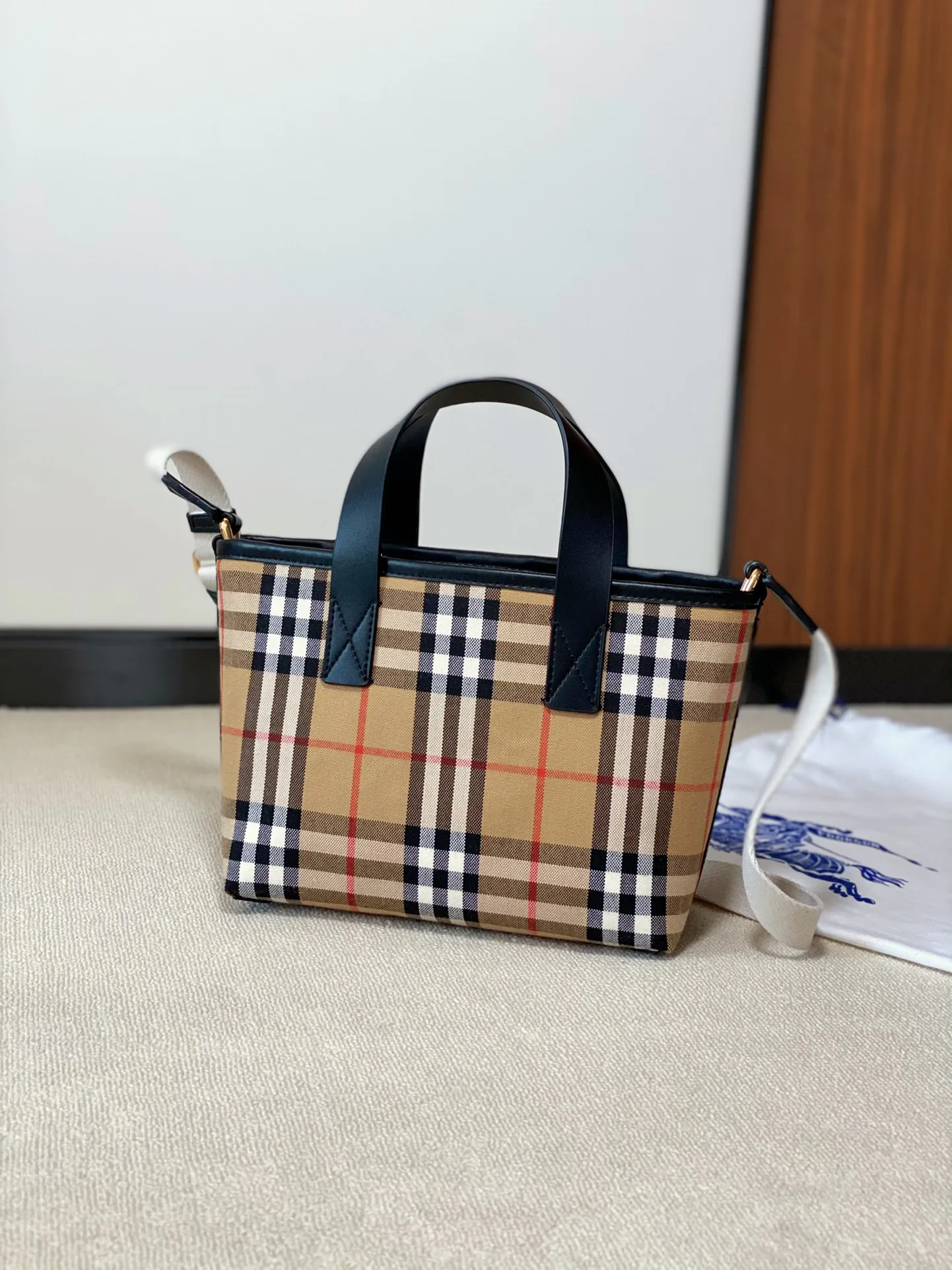 Women's Classic Handbags BURBERRY 17960836