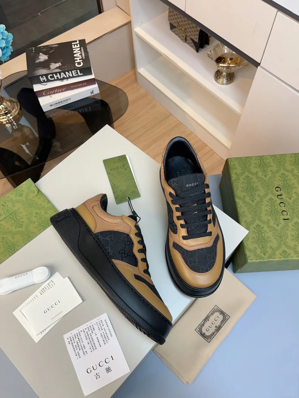 Women's Sneakers GUCCI 18369648