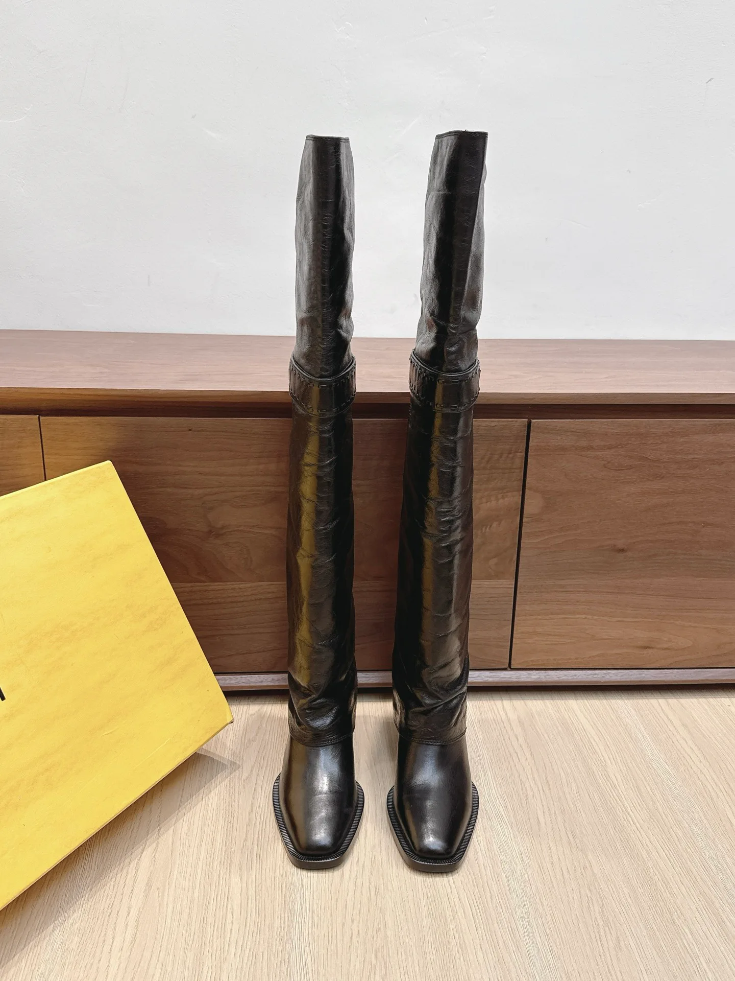 Women's Boots FENDI 18370170