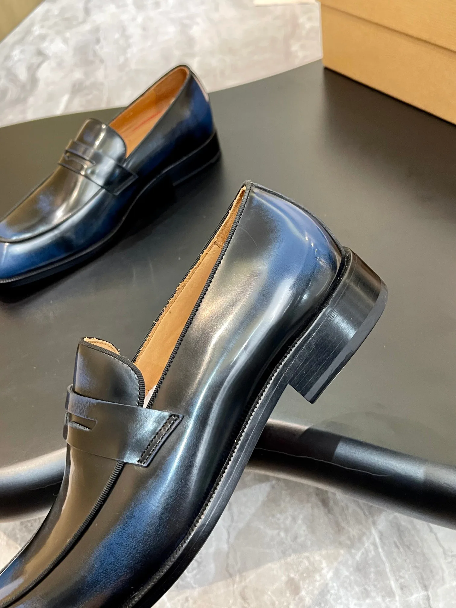 Men's Loafers And Dress Shoes CHRISTIAN LOUBOUTIN 18119154
