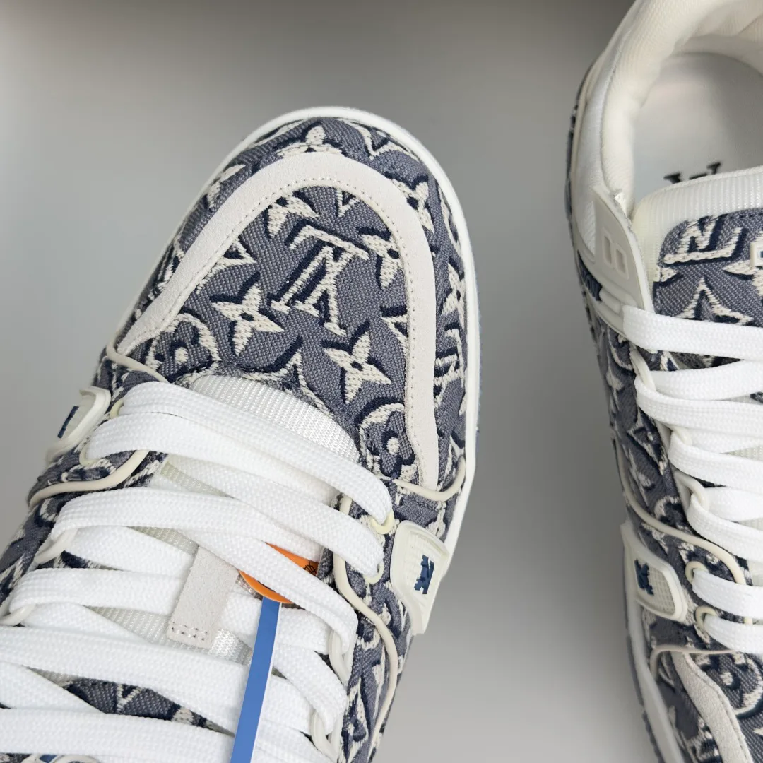 Women's Sneakers LOUIS VUITTON 17772025
