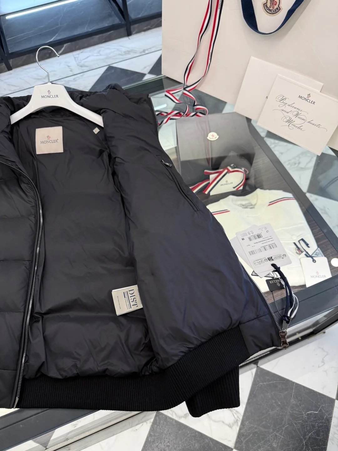 Women's Jackets And Down Jackets MONCLER 18007613