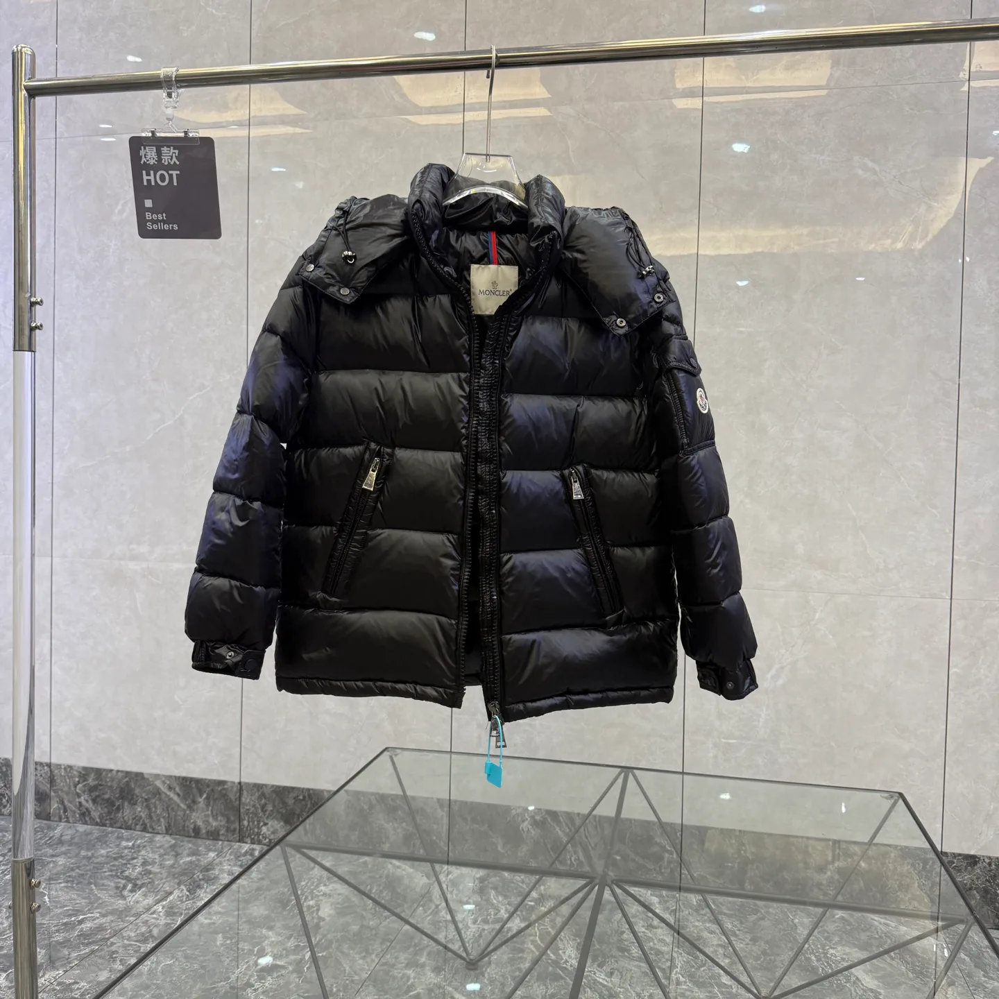 Women's Jackets And Down Jackets MONCLER 17949606