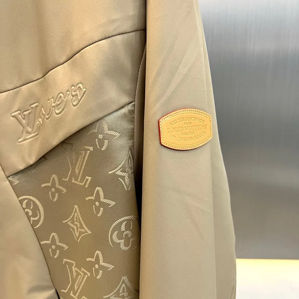 Men's Jackets And Down Jackets LOUIS VUITTON 18416745
