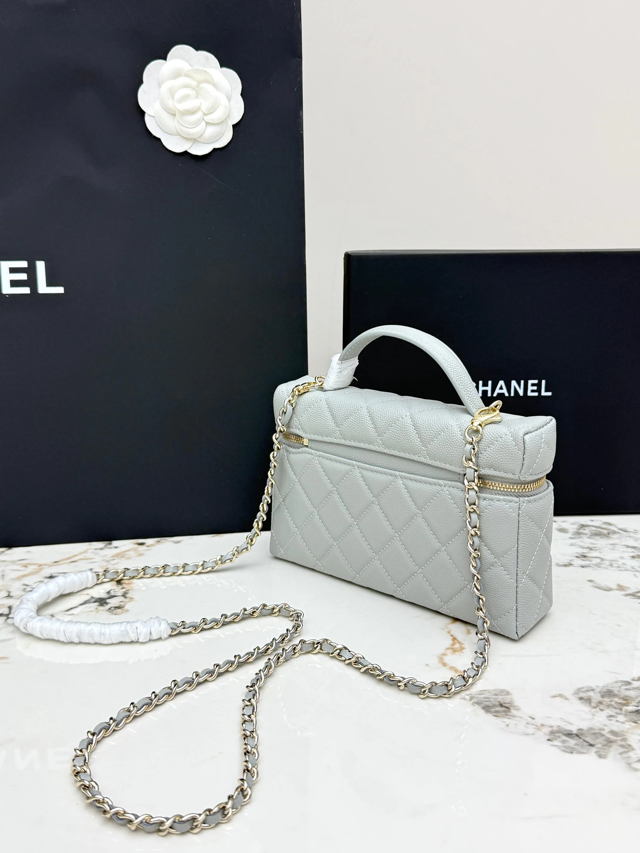 Women's Classic Handbags CHANEL 17949111