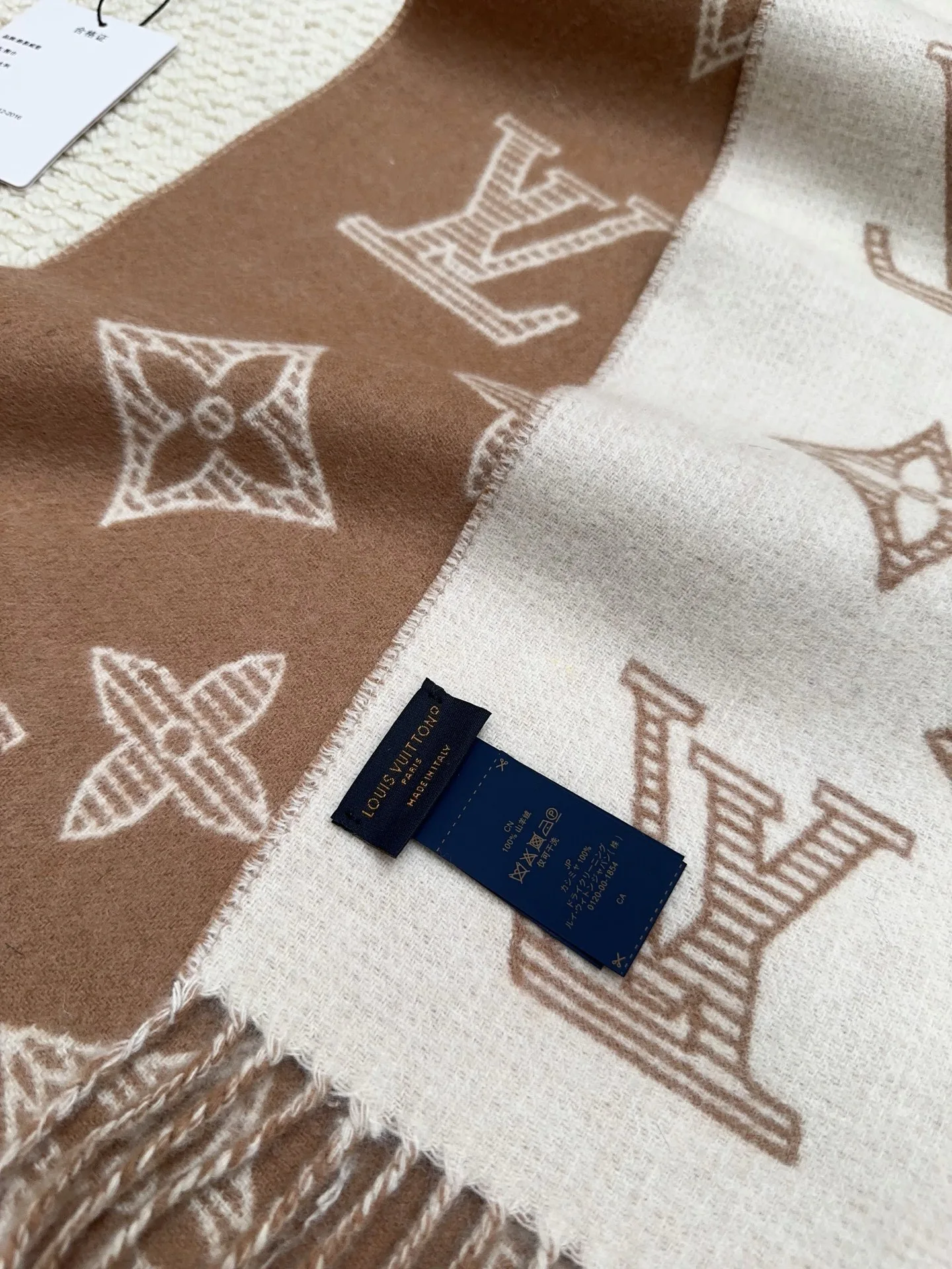 Scarves LOUIS VUITTON 18275093