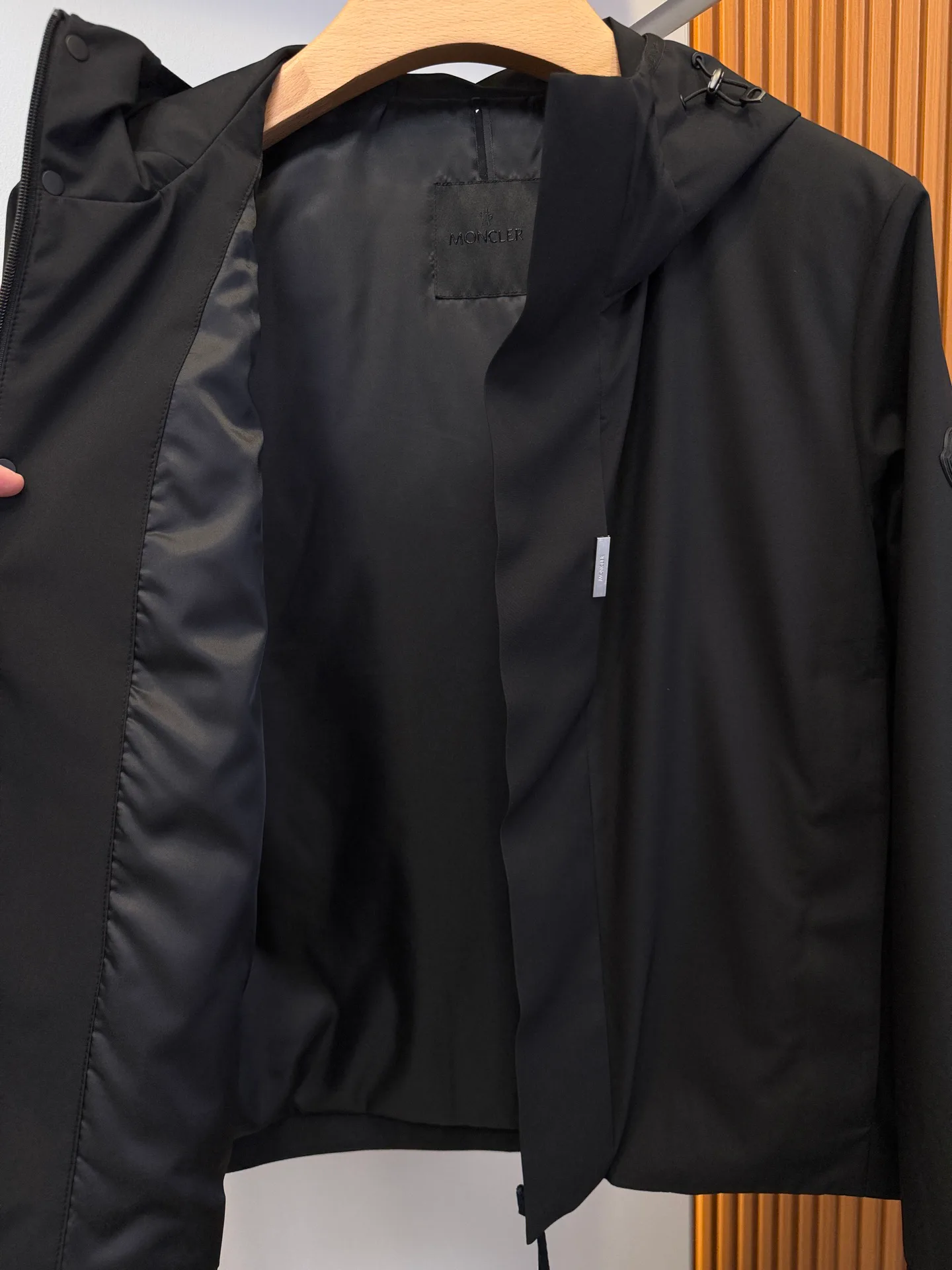 Men's Jackets And Down Jackets MONCLER 18348424
