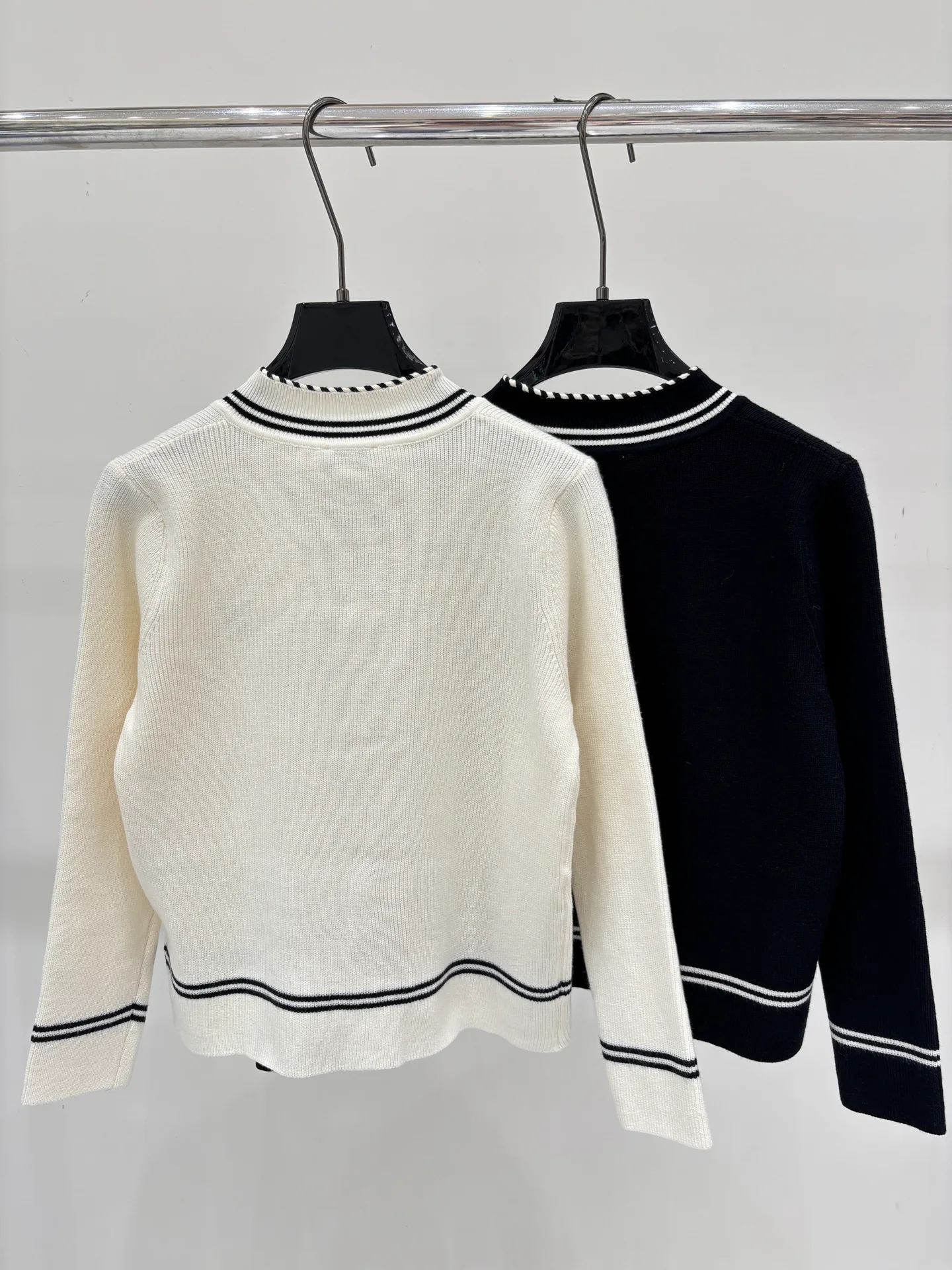 Women's Jumpers And Sweaters CHANEL 18137815