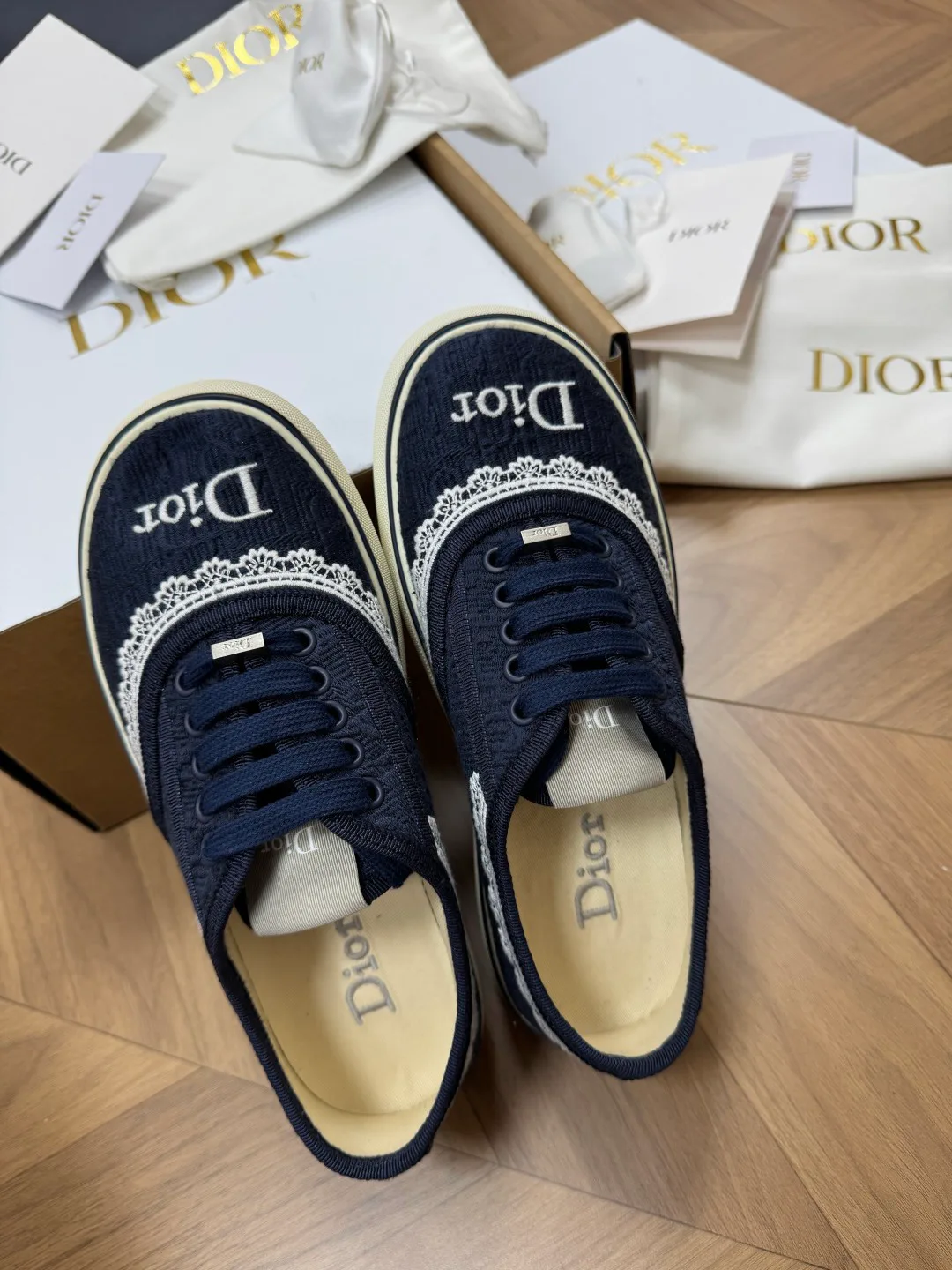 Women's Sneakers CHRISTIAN DIOR 17902823