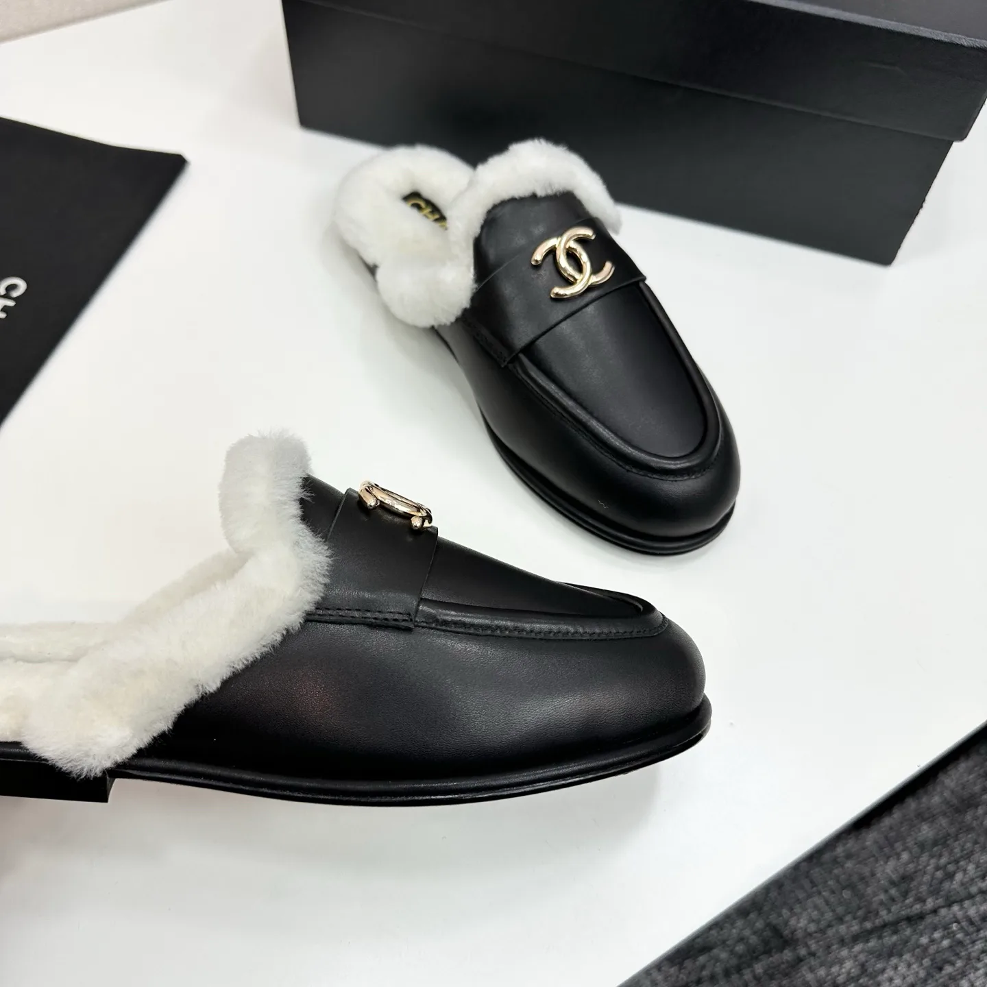 Women's Loafers And Moccasins CHANEL 18083897