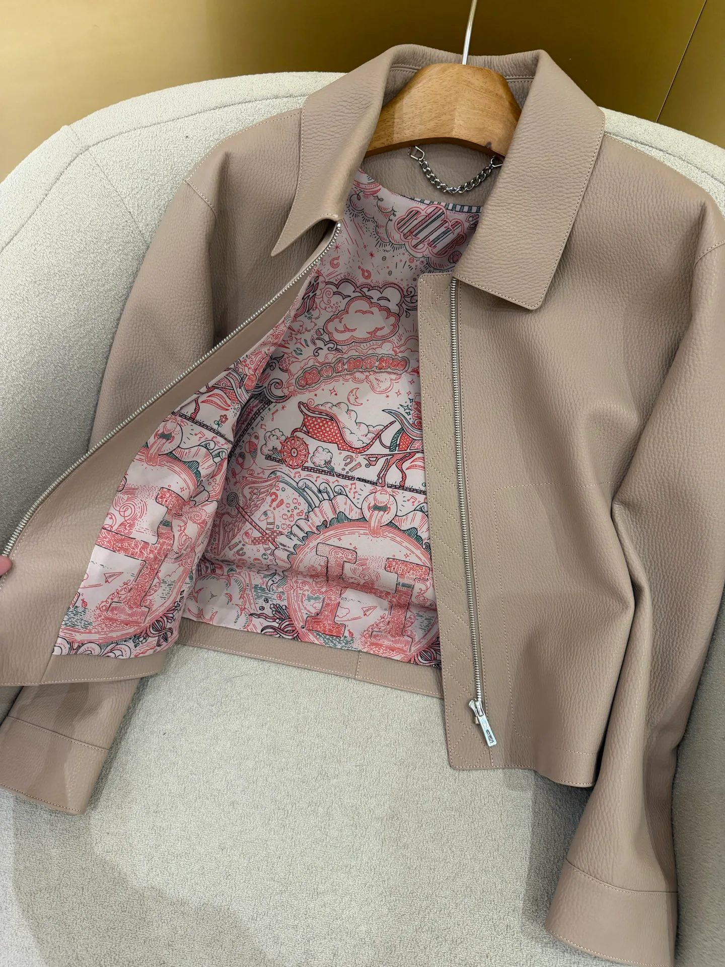 Women's Leather Jackets And Sheepskin Coats HERMES 17802394