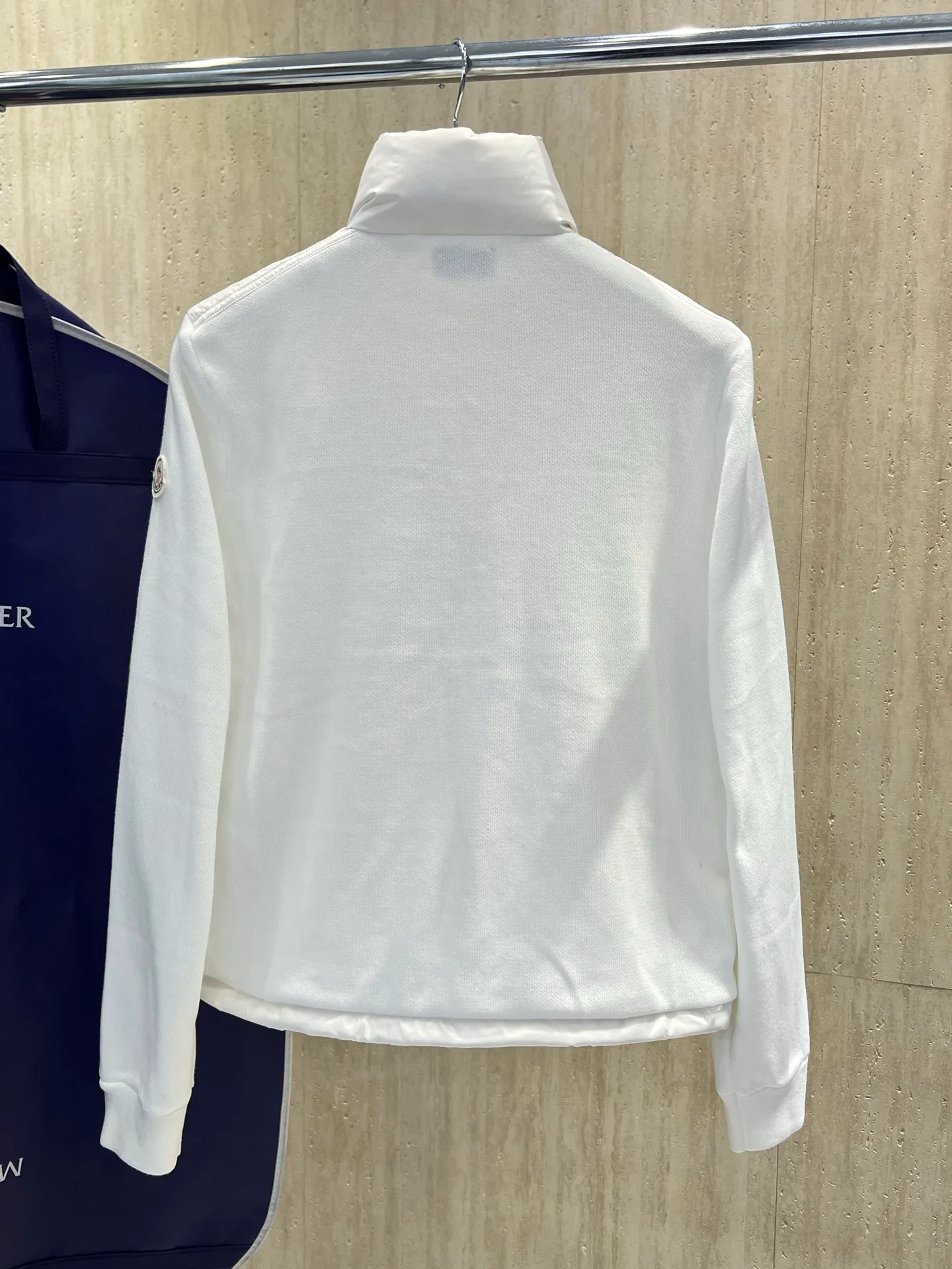 Куртки И Пуховики Мужские Moncler 18683938