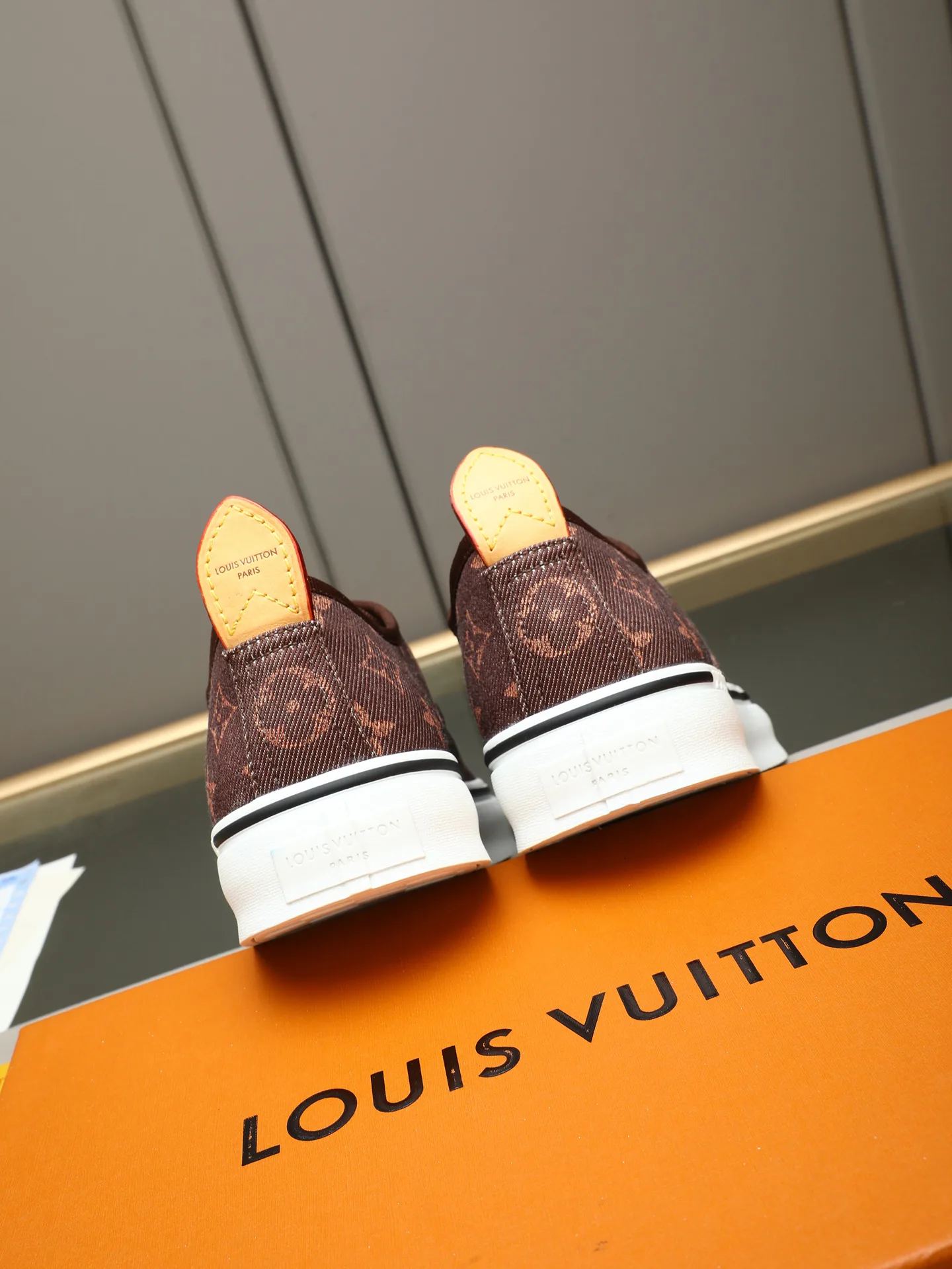Men's Sneakers LOUIS VUITTON 17947261