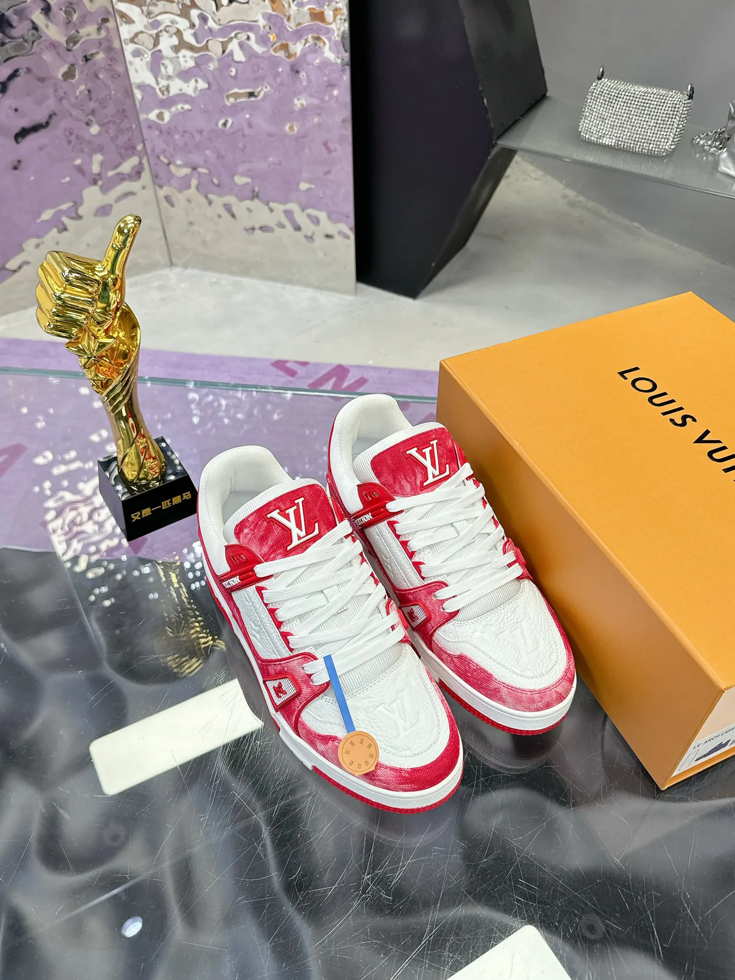 Women's Sneakers LOUIS VUITTON 17530408