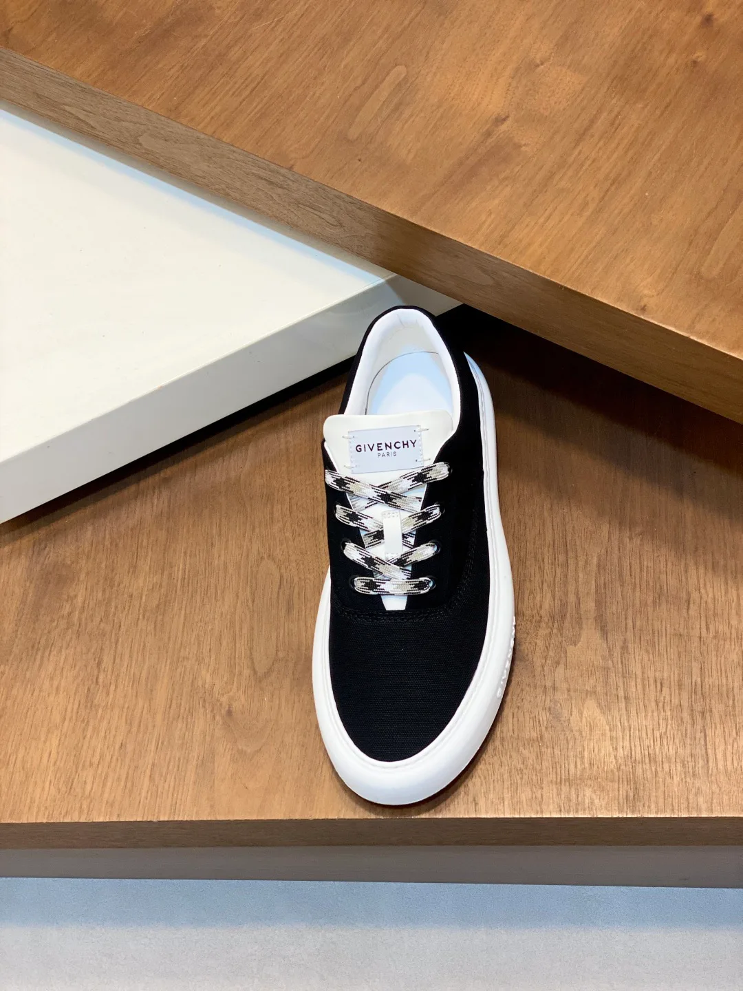 Men's Sneakers GIVENCHY 18449132