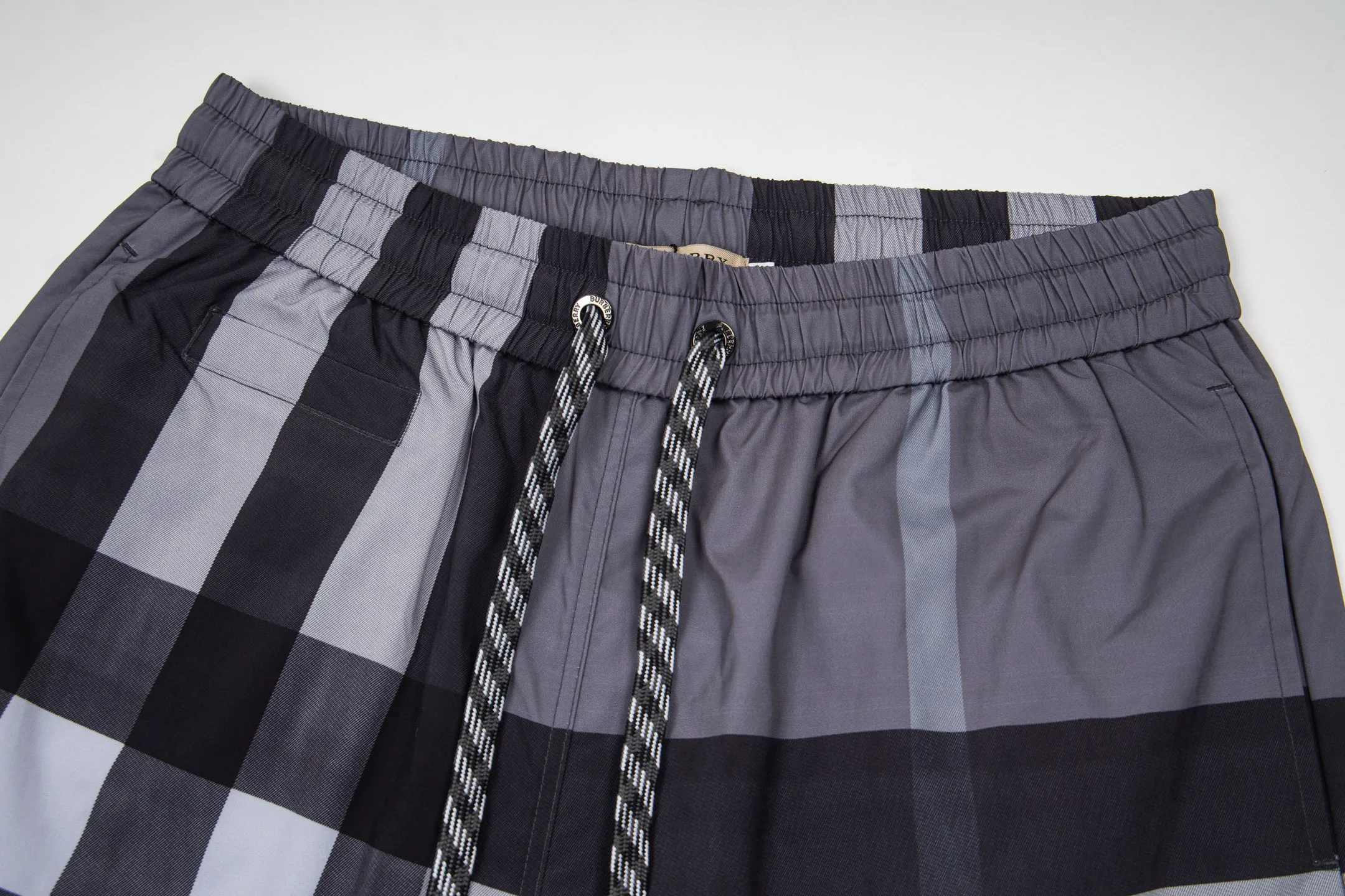 Men's Shorts BURBERRY 18000517