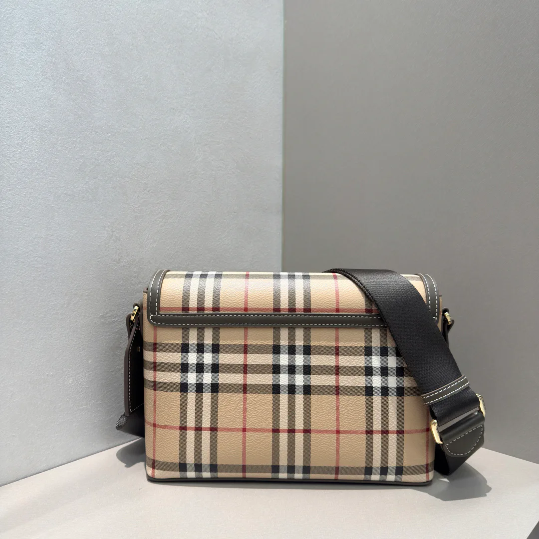 Women's Shoulder Bags BURBERRY 17948665