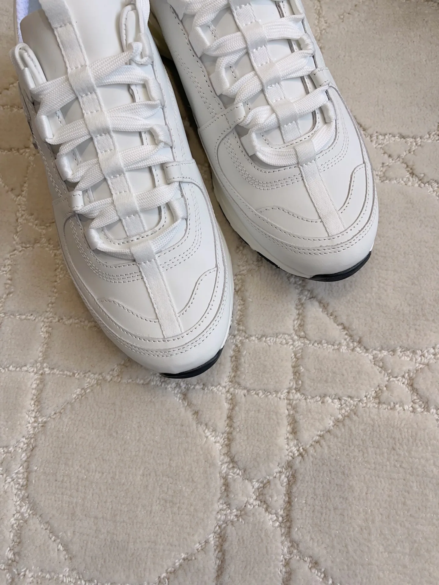 Women's Sneakers CHANEL 17936563