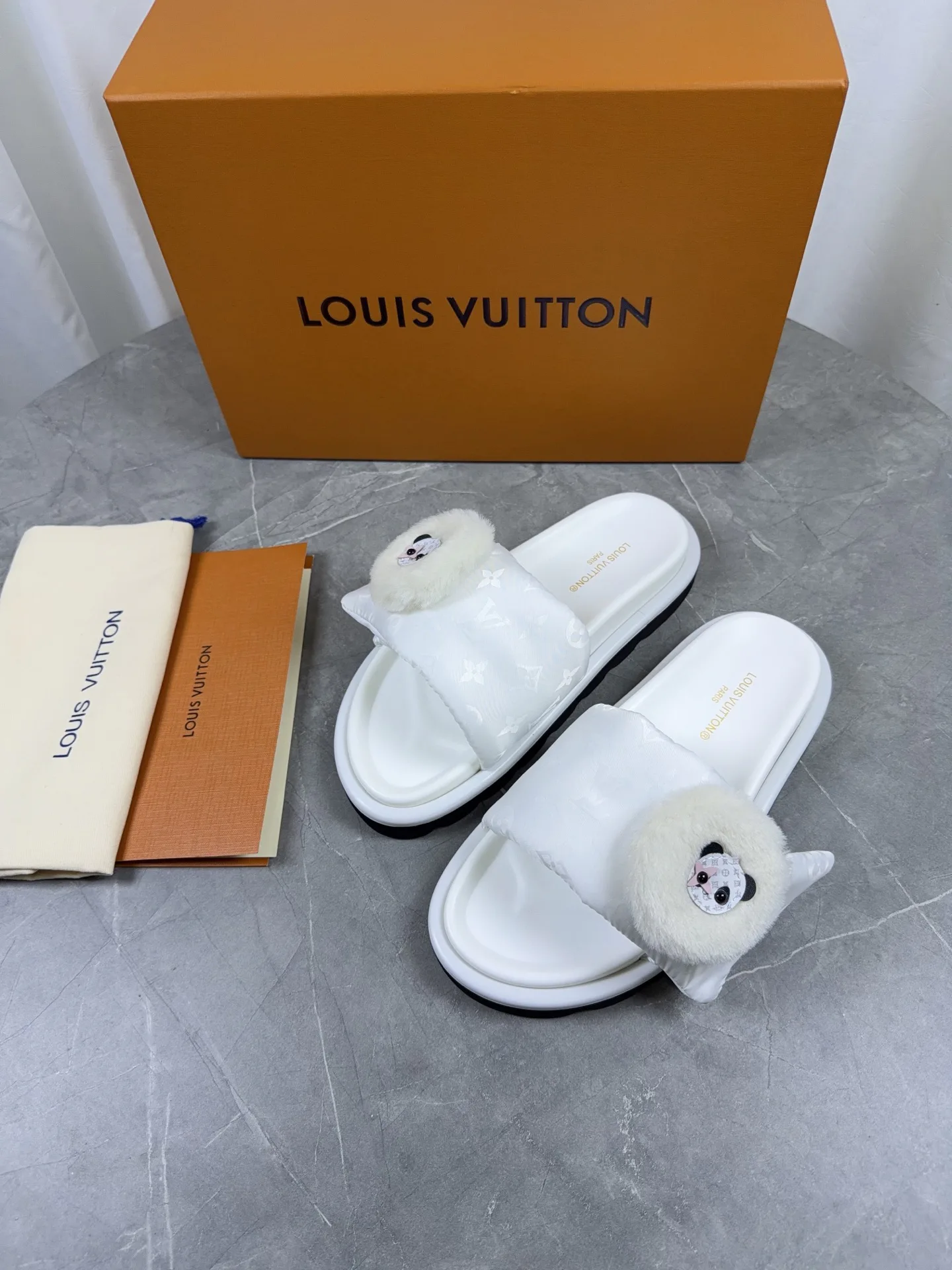 Women's Flip-Flops LOUIS VUITTON 17803846