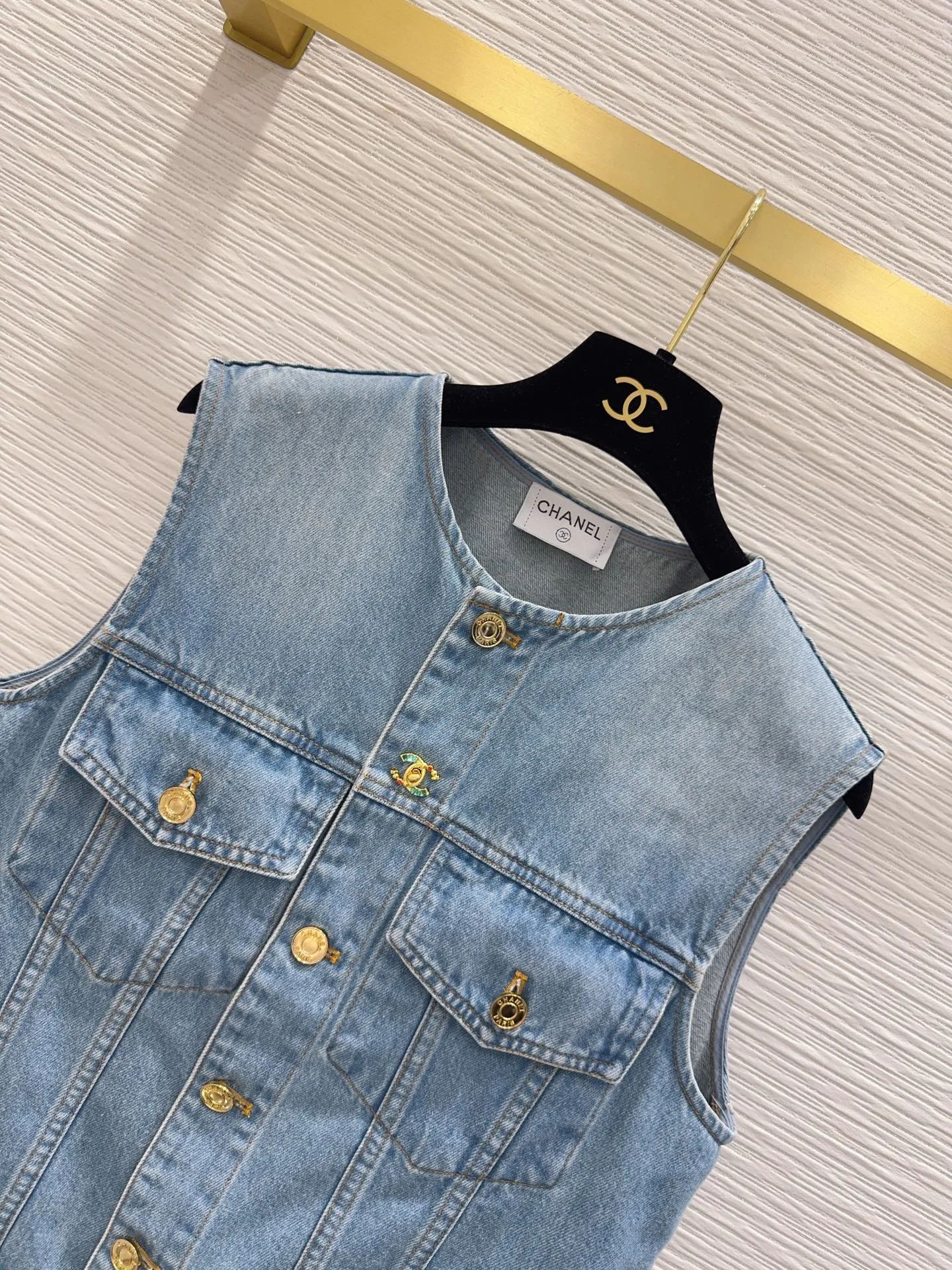 Women's Vests CHANEL 17319080