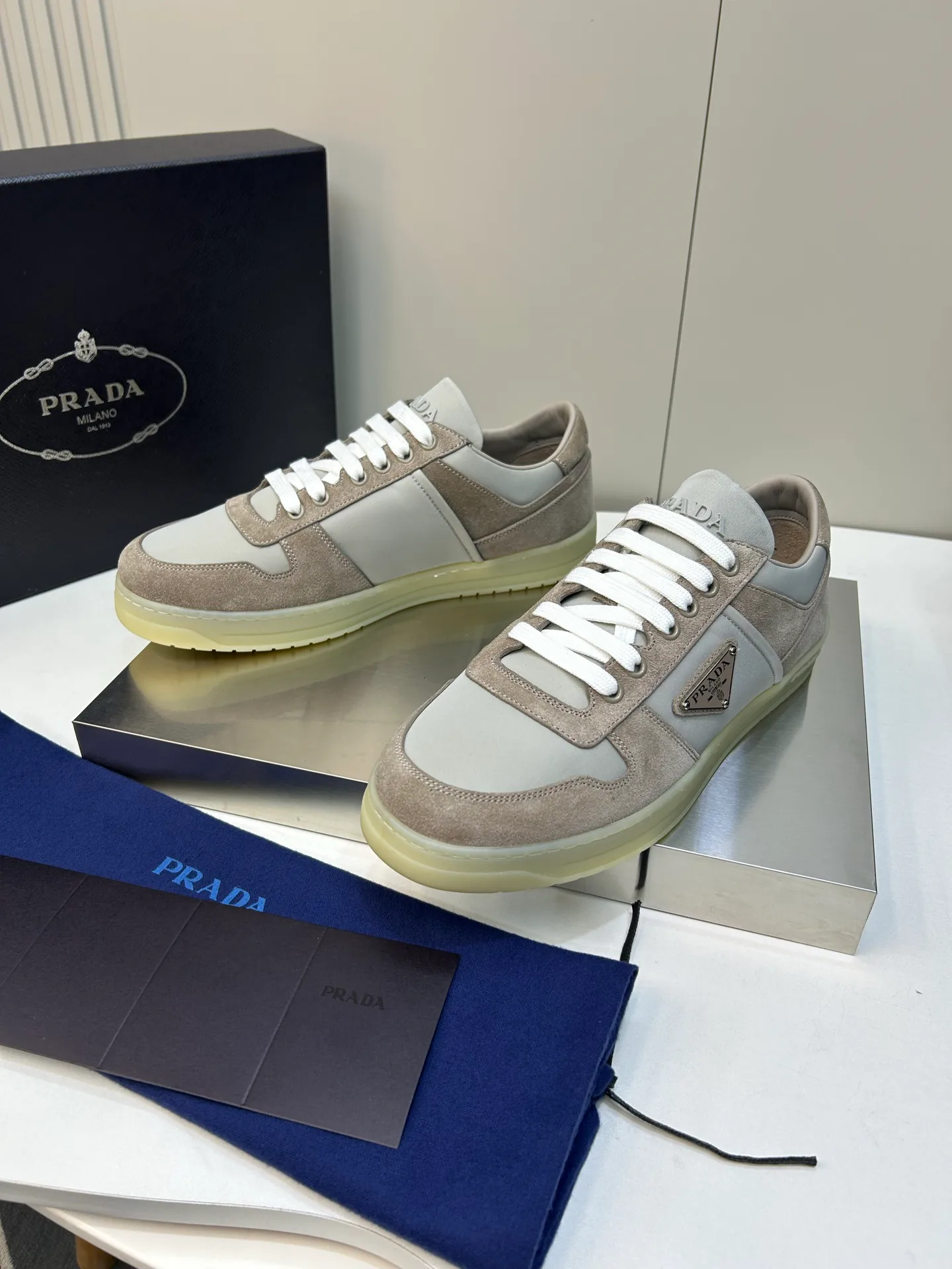 Men's Sneakers PRADA 18267435