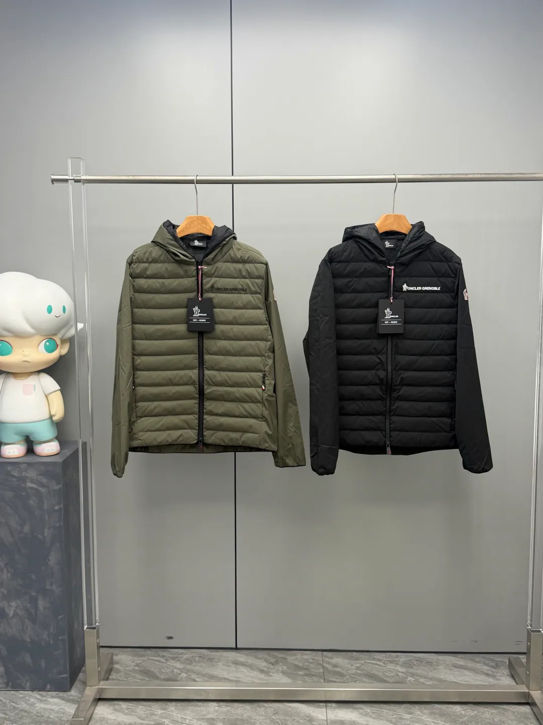 Men's Jackets And Down Jackets MONCLER 18330235