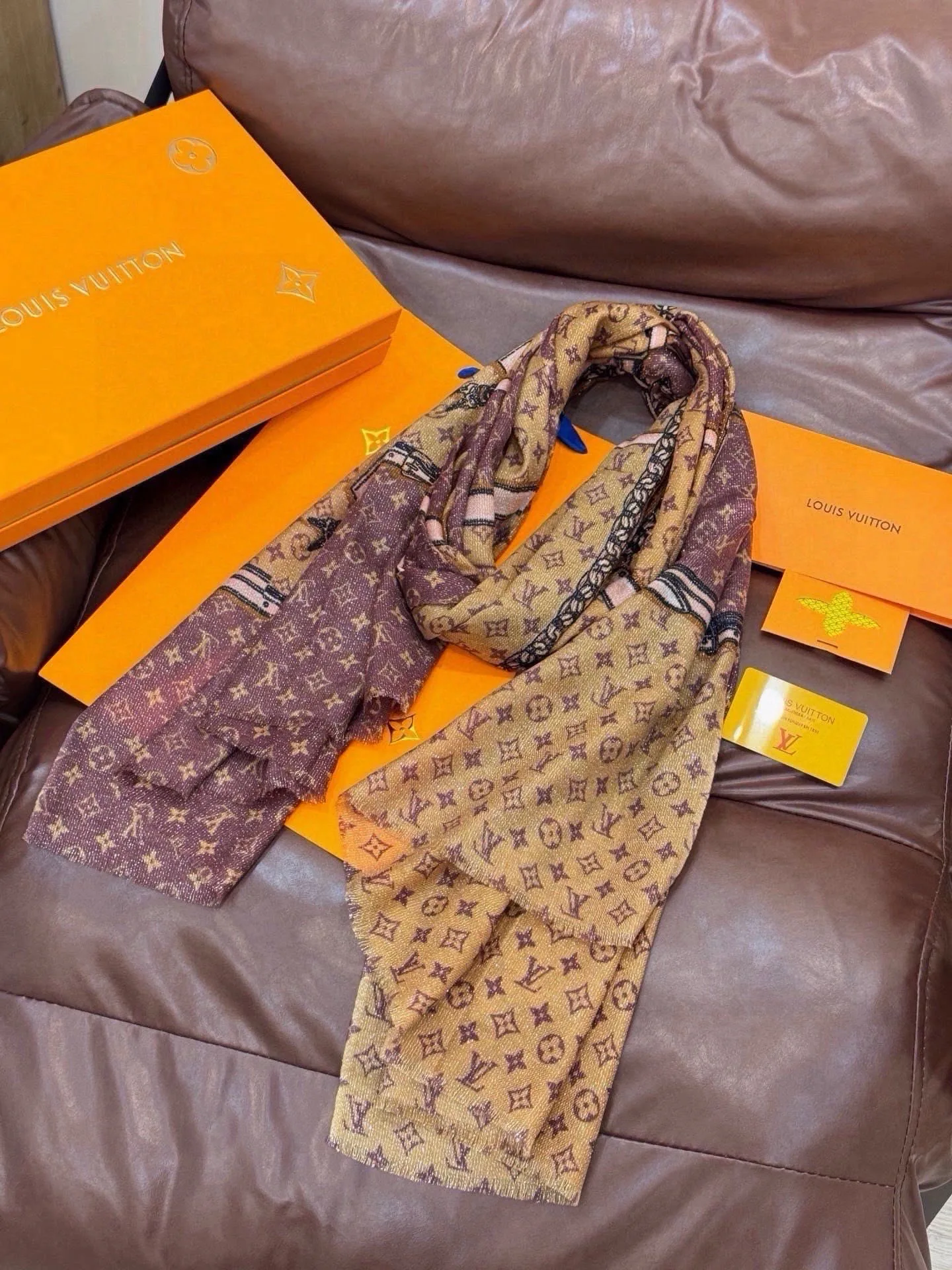 Scarves LOUIS VUITTON 17673158