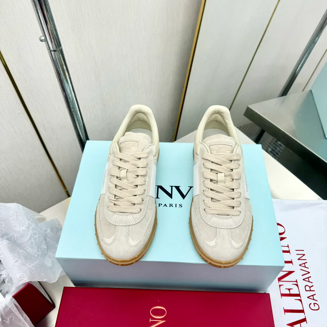 Women's Sneakers VALENTINO 17955034