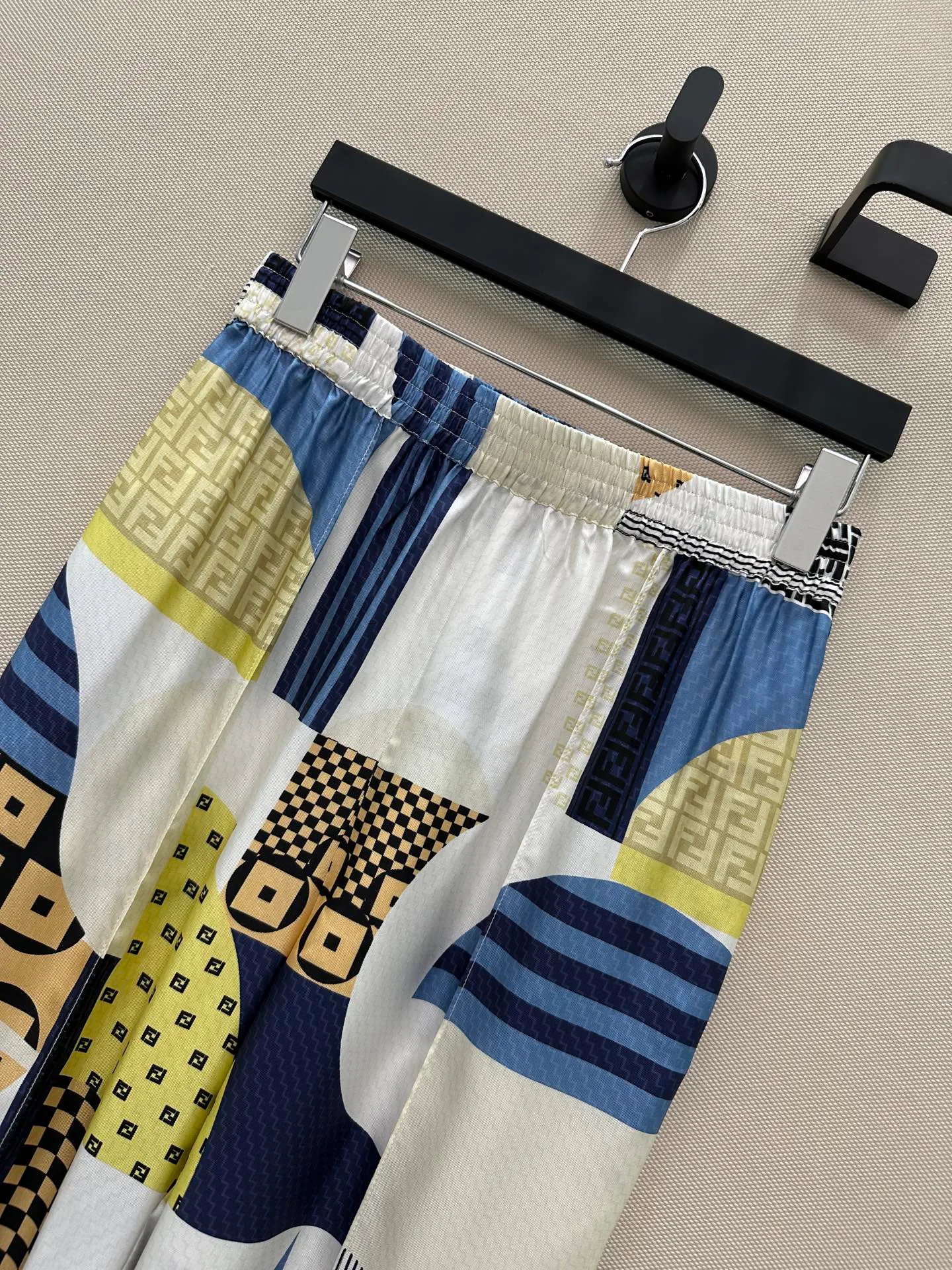 Women's Trousers FENDI 17953282