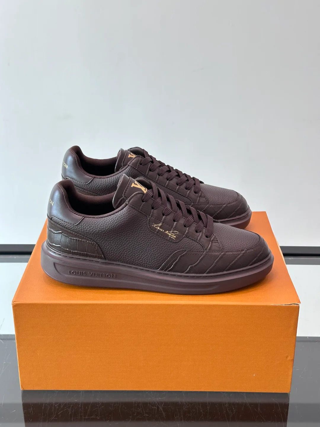 Women's Sneakers LOUIS VUITTON 18400575