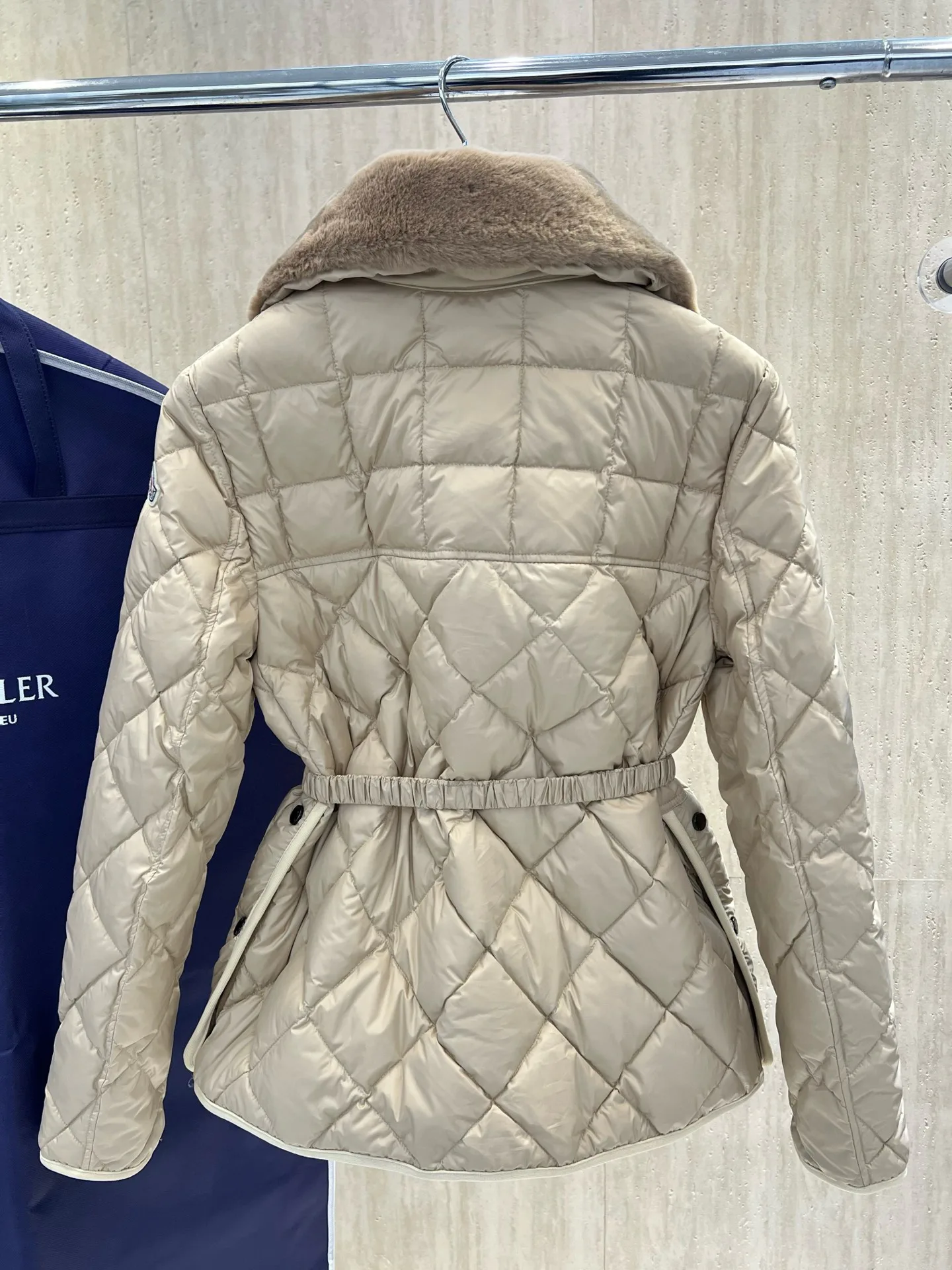 Men's Jackets And Down Jackets MONCLER 18231457
