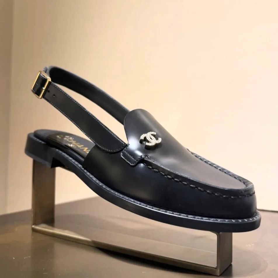 Women's Loafers And Moccasins CHANEL 18450791