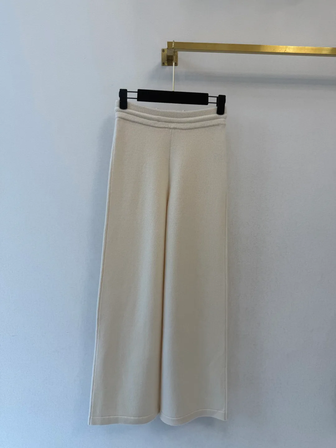 Women's Trousers CHANEL 18137812