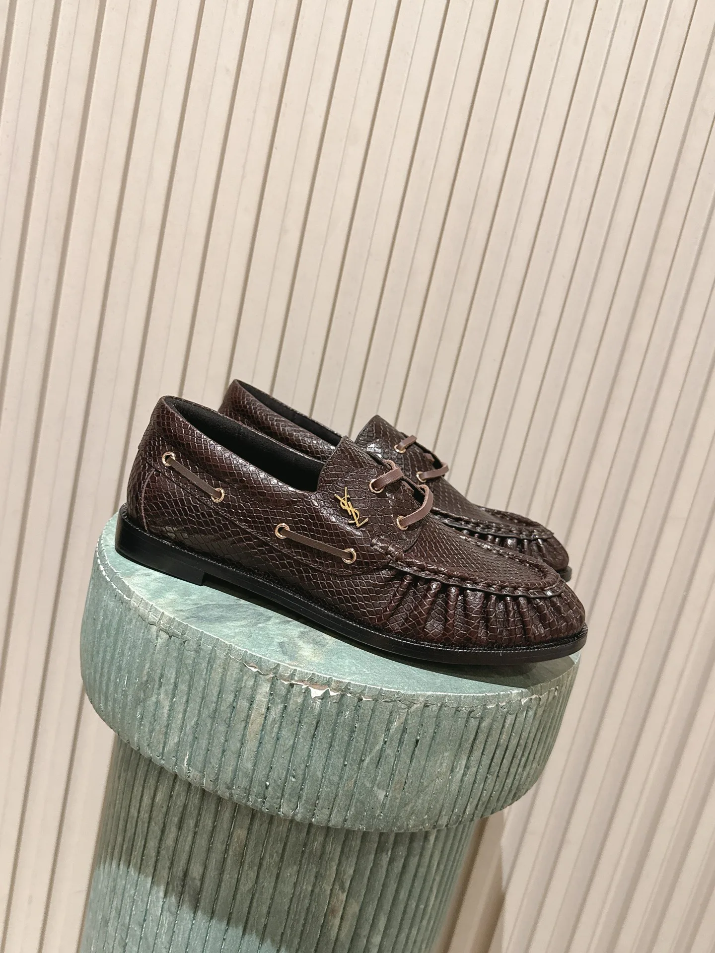 Women's Loafers And Moccasins SAINT LAURENT 18092252