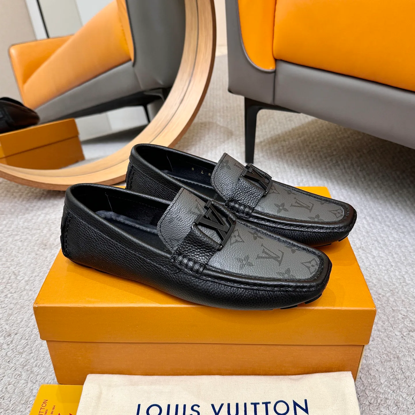 Men's Loafers And Dress Shoes LOUIS VUITTON 17514743