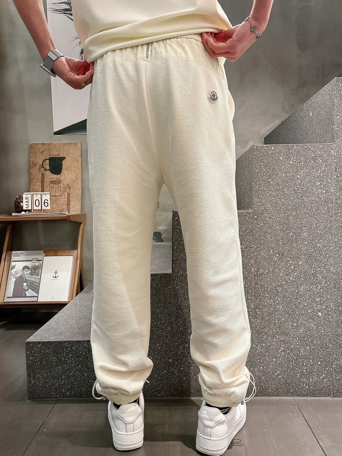 Брюки Мужские Moncler 18596893