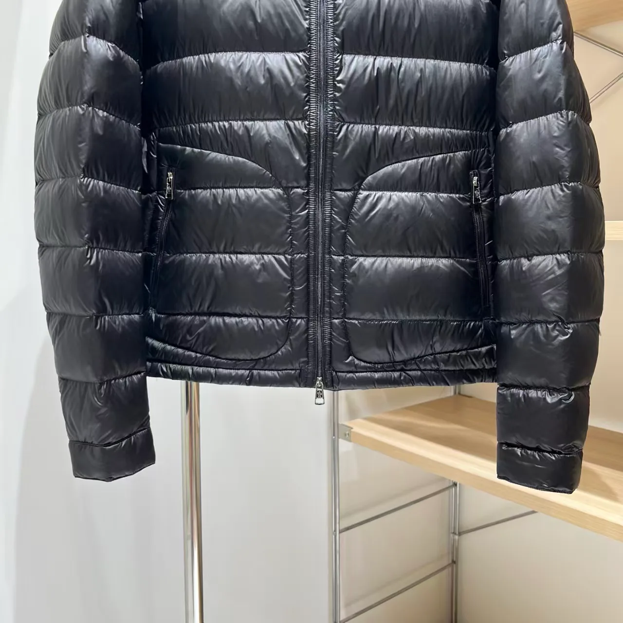 Women's Jackets And Down Jackets MONCLER 18131407