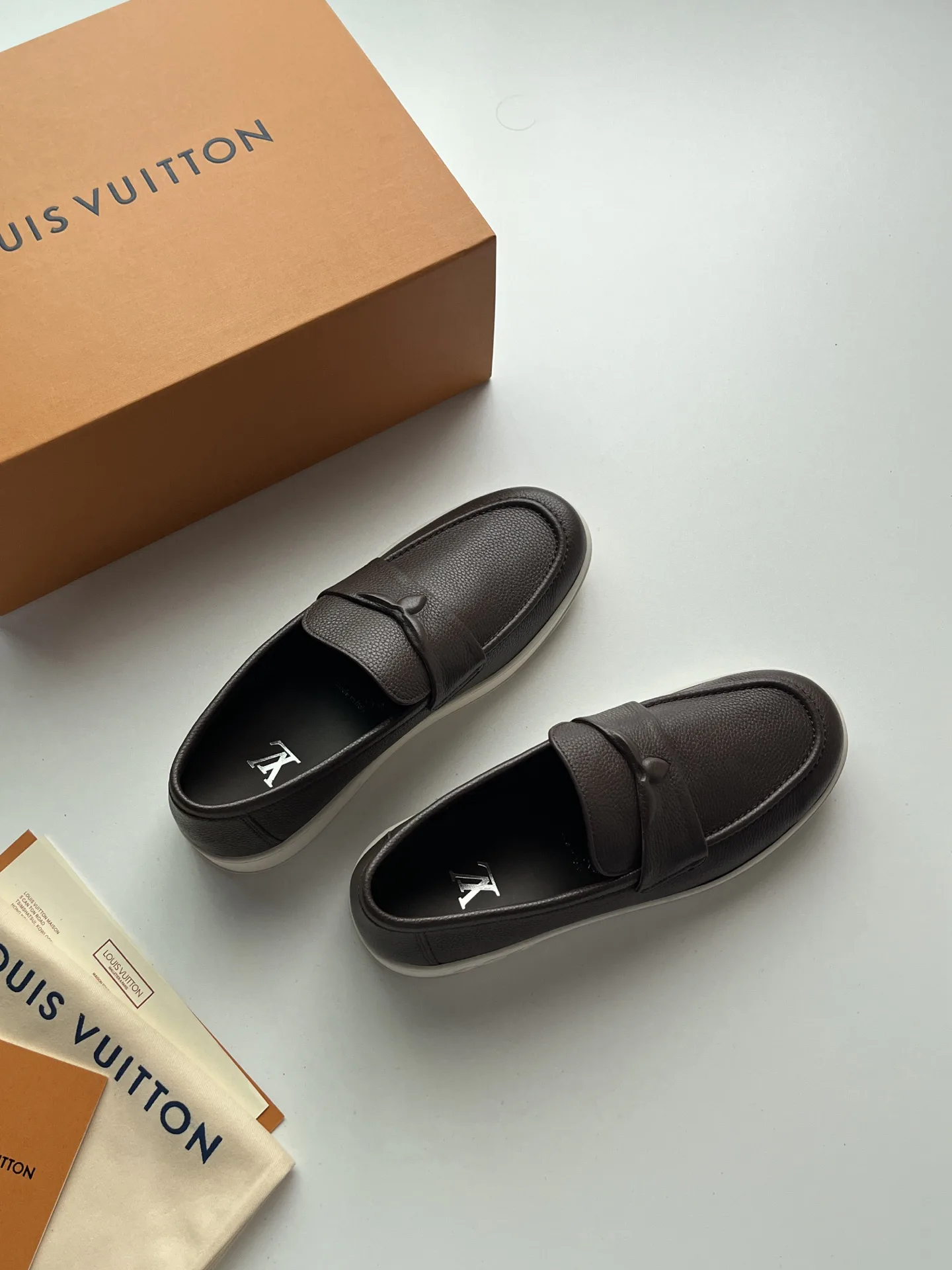 Men's Loafers And Dress Shoes LOUIS VUITTON 17954809
