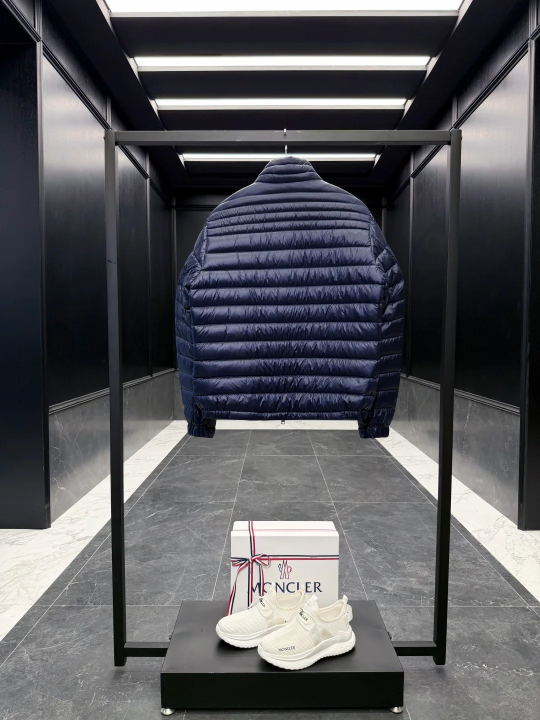 Men's Jackets And Down Jackets MONCLER 18007931