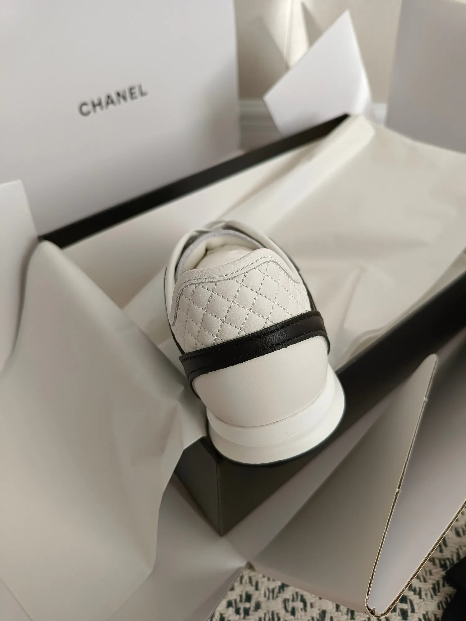 Women's Sneakers CHANEL 18274003
