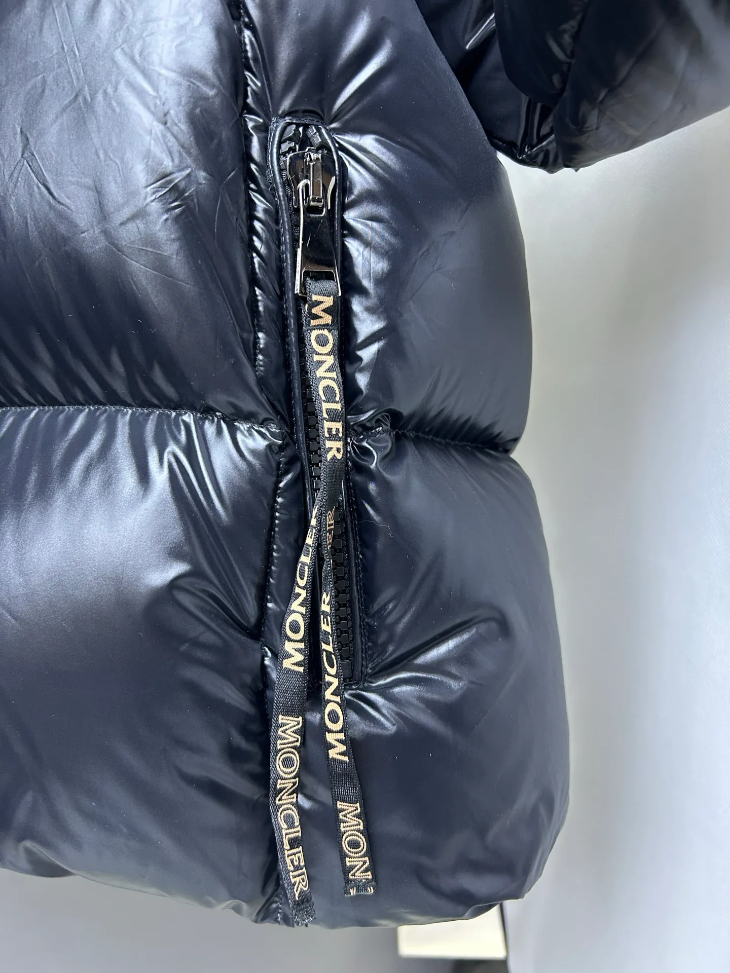 Women's Jackets And Down Jackets MONCLER 18111398