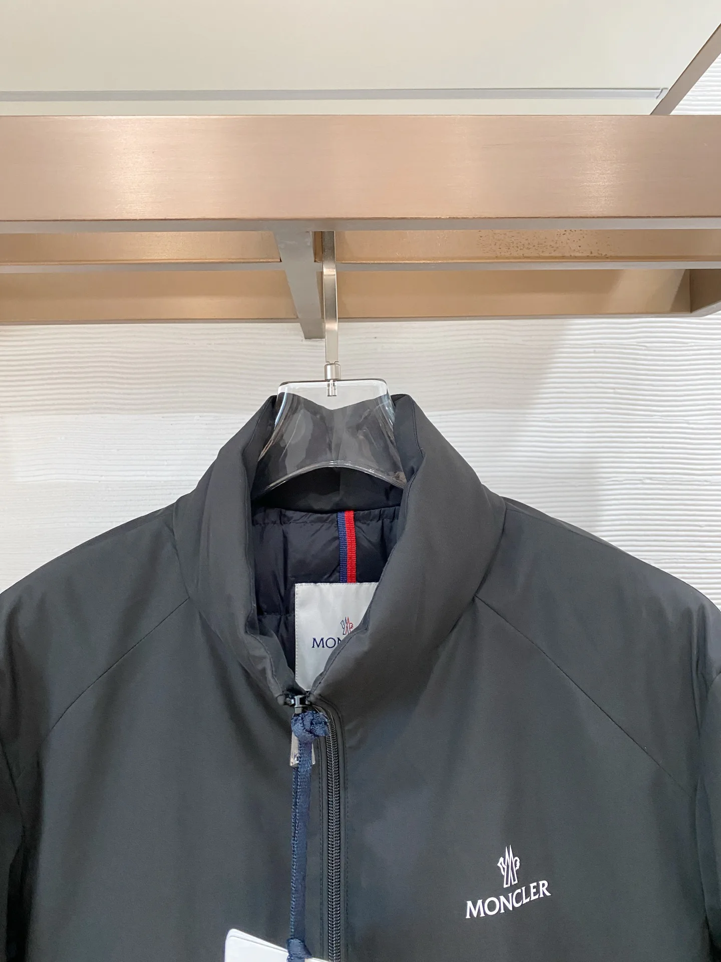 Men's Jackets And Down Jackets MONCLER 18374657
