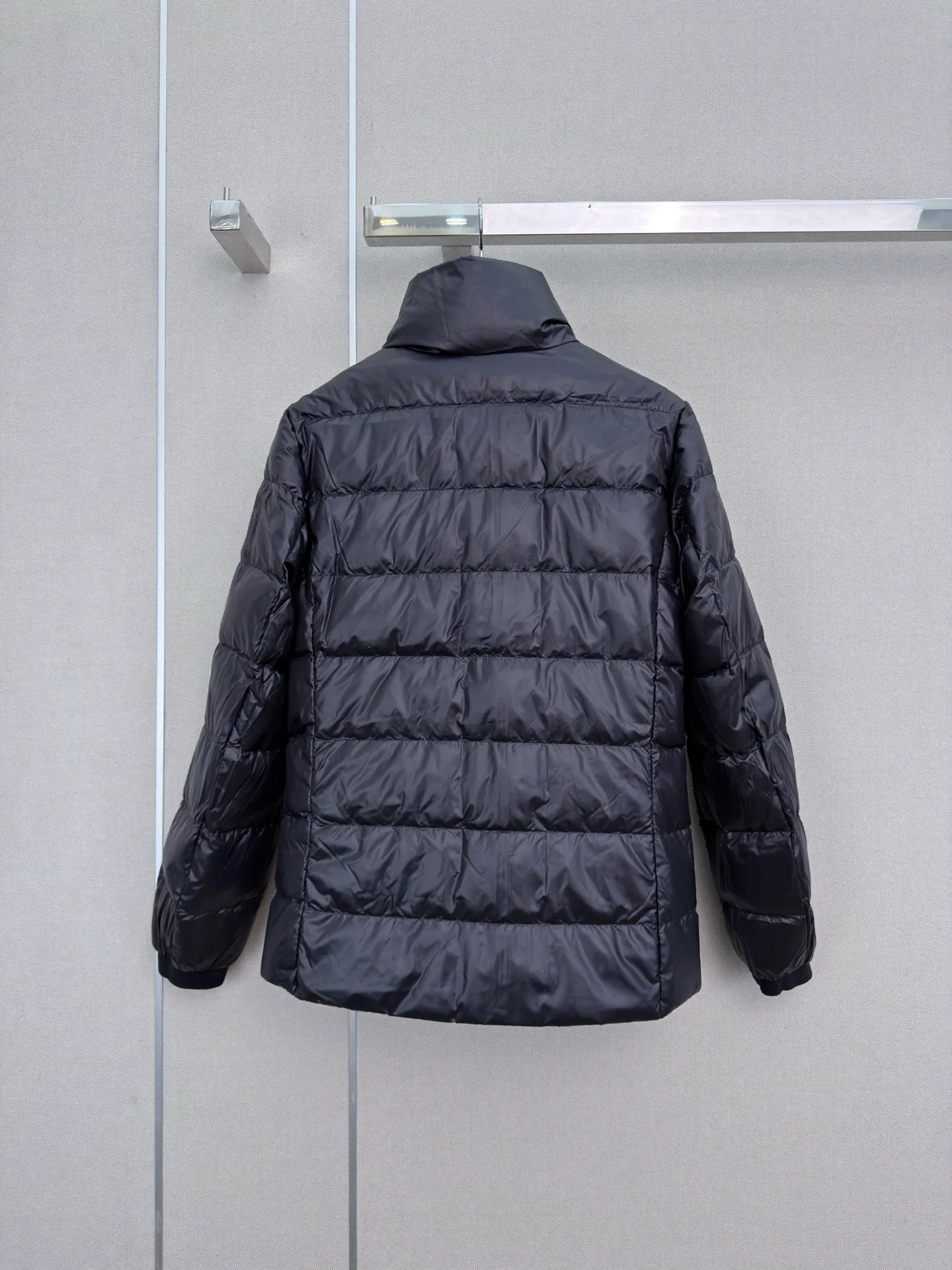 Women's Jackets And Down Jackets MONCLER 18501656