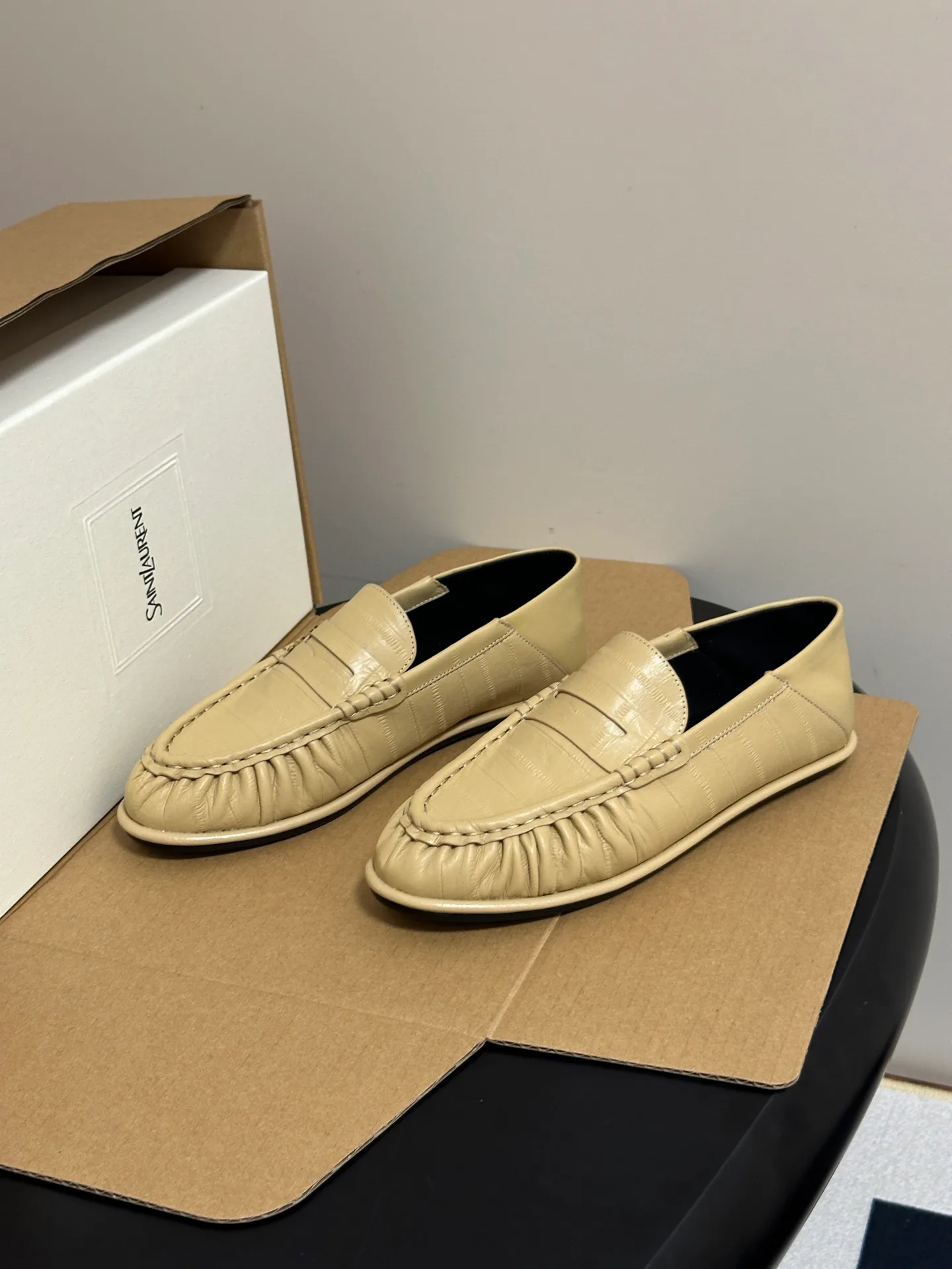 Women's Loafers And Moccasins SAINT LAURENT 18049120