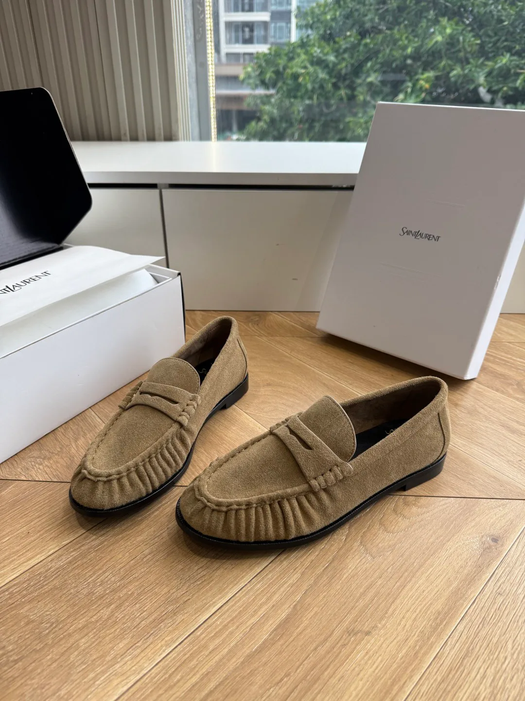 Women's Loafers And Moccasins SAINT LAURENT 17781546