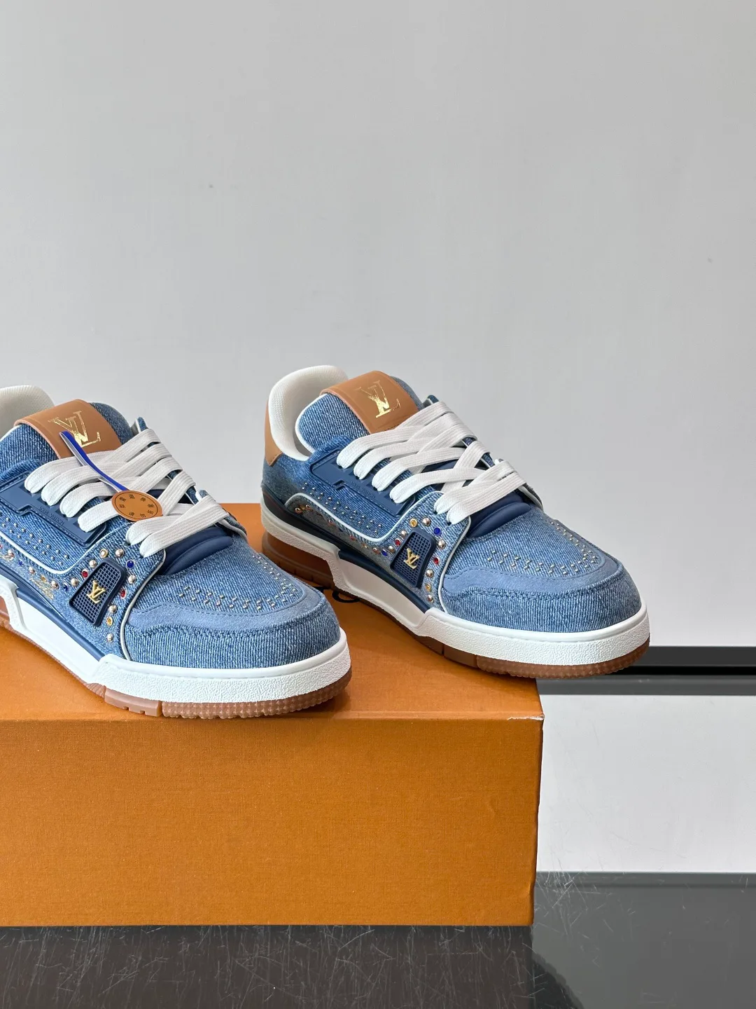Women's Sneakers LOUIS VUITTON 17638790