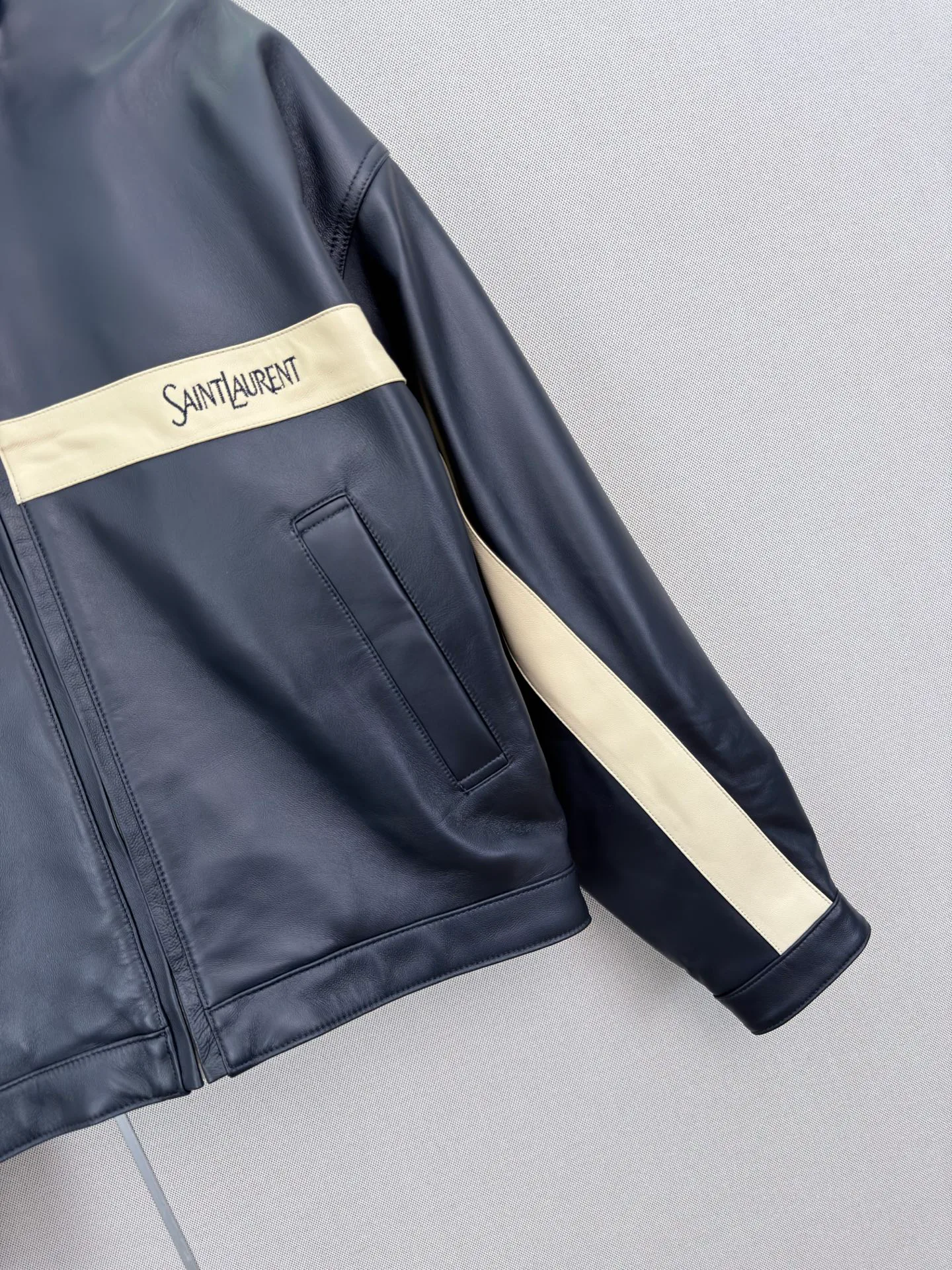 Women's Leather Jackets And Sheepskin Coats SAINT LAURENT 17811614